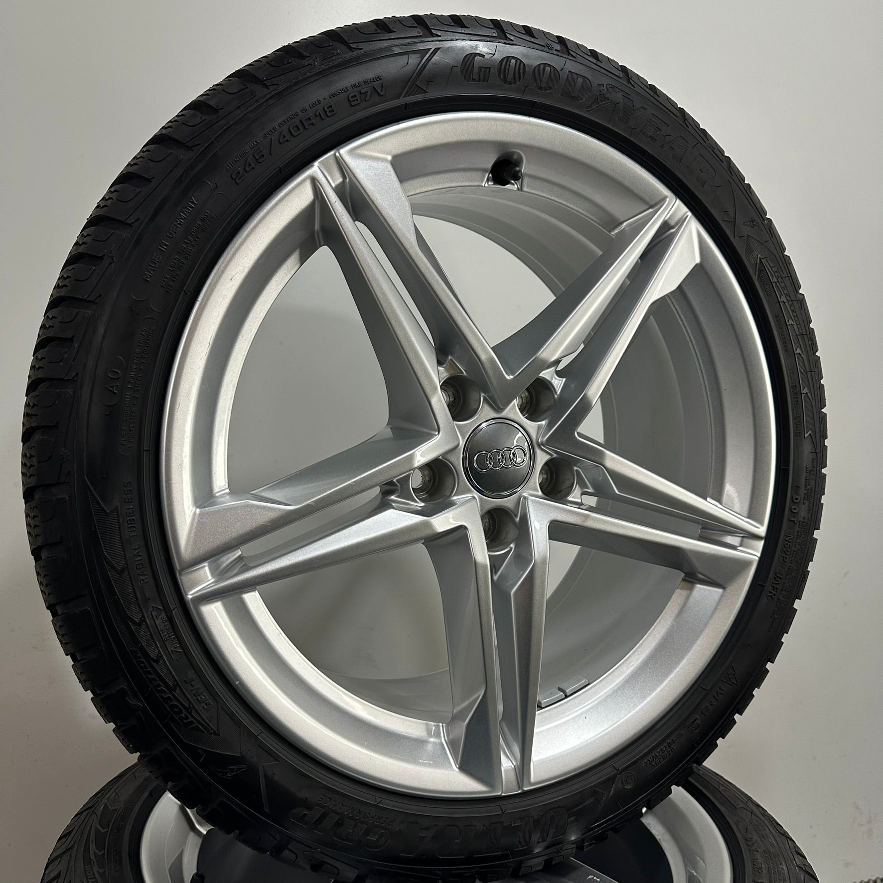 ❄️Jante Audi A4 R18 S-Line anv iarna 245/40 R18