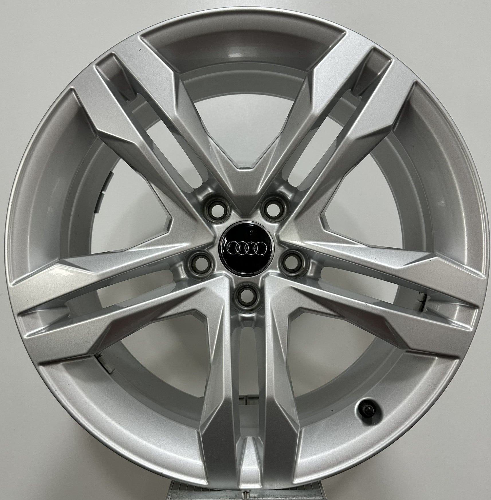 Jante Audi A4 B9 Allroad R18