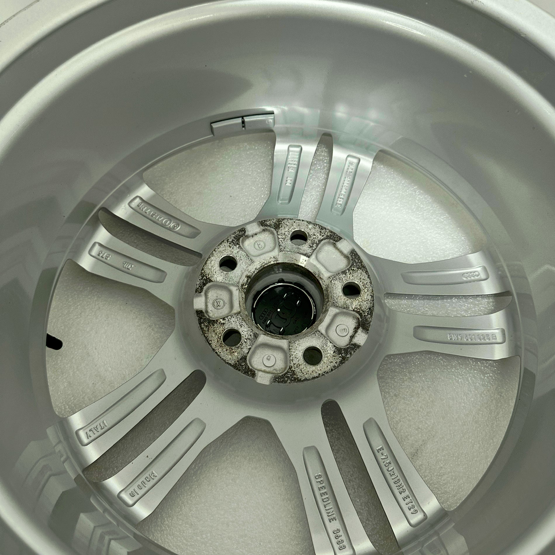 Jante Audi A4 B9 Allroad R18