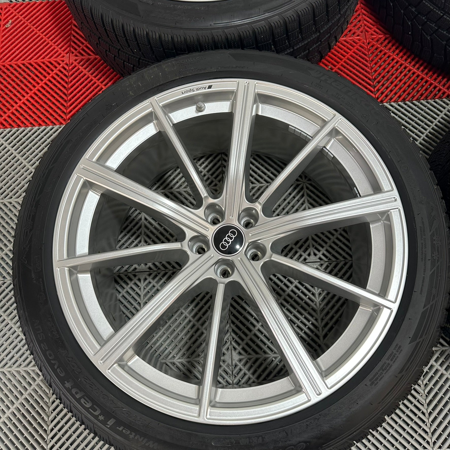 ❄️Jante Audi RSQ8 R22 anv iarna 275/40 22