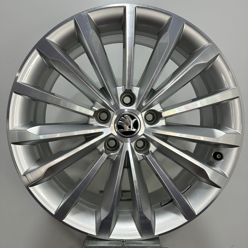 Jante Skoda Kodiaq R18 "Trinity"