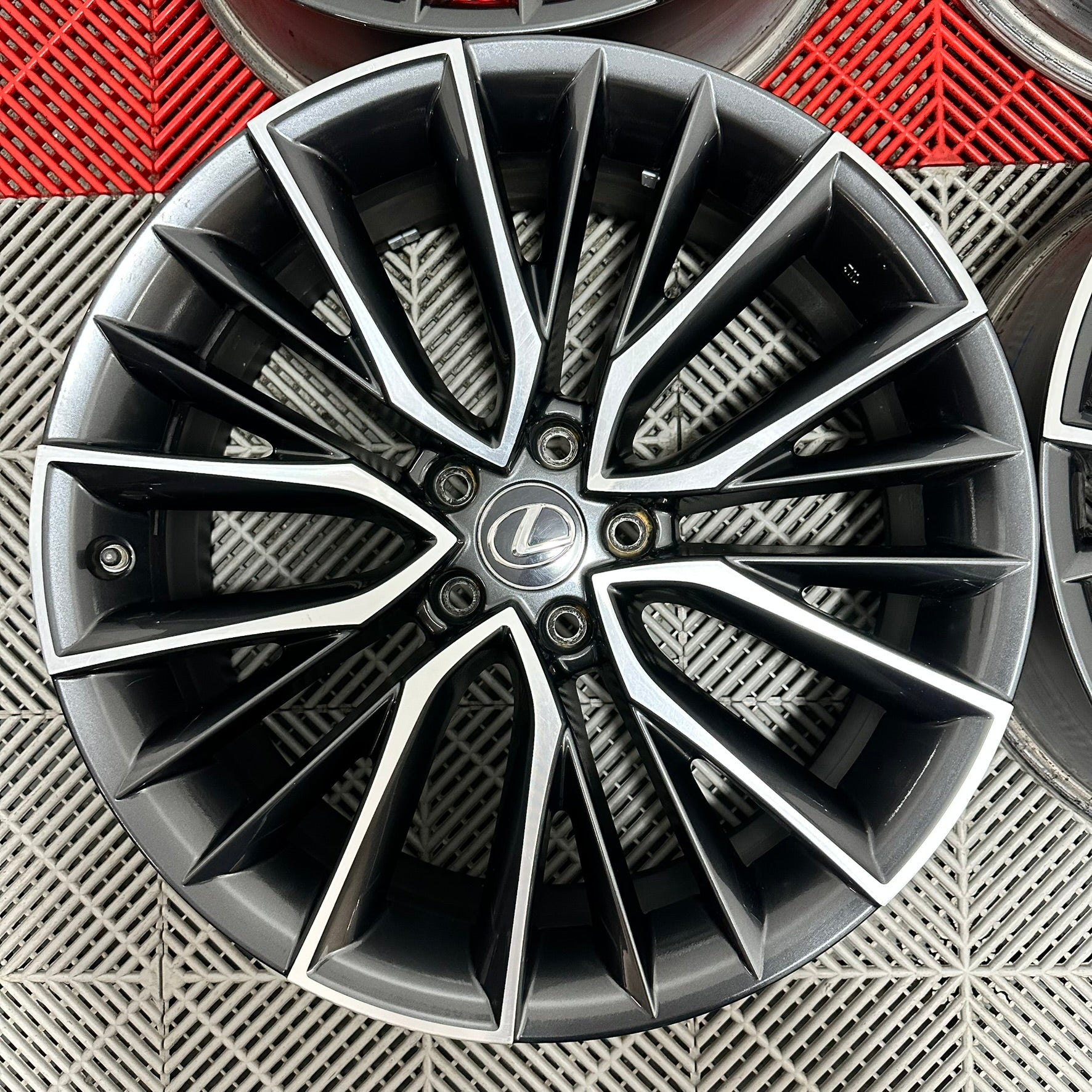 Jante Lexus NX R20 7.5Jx20 ET35 – Centrul De Jante