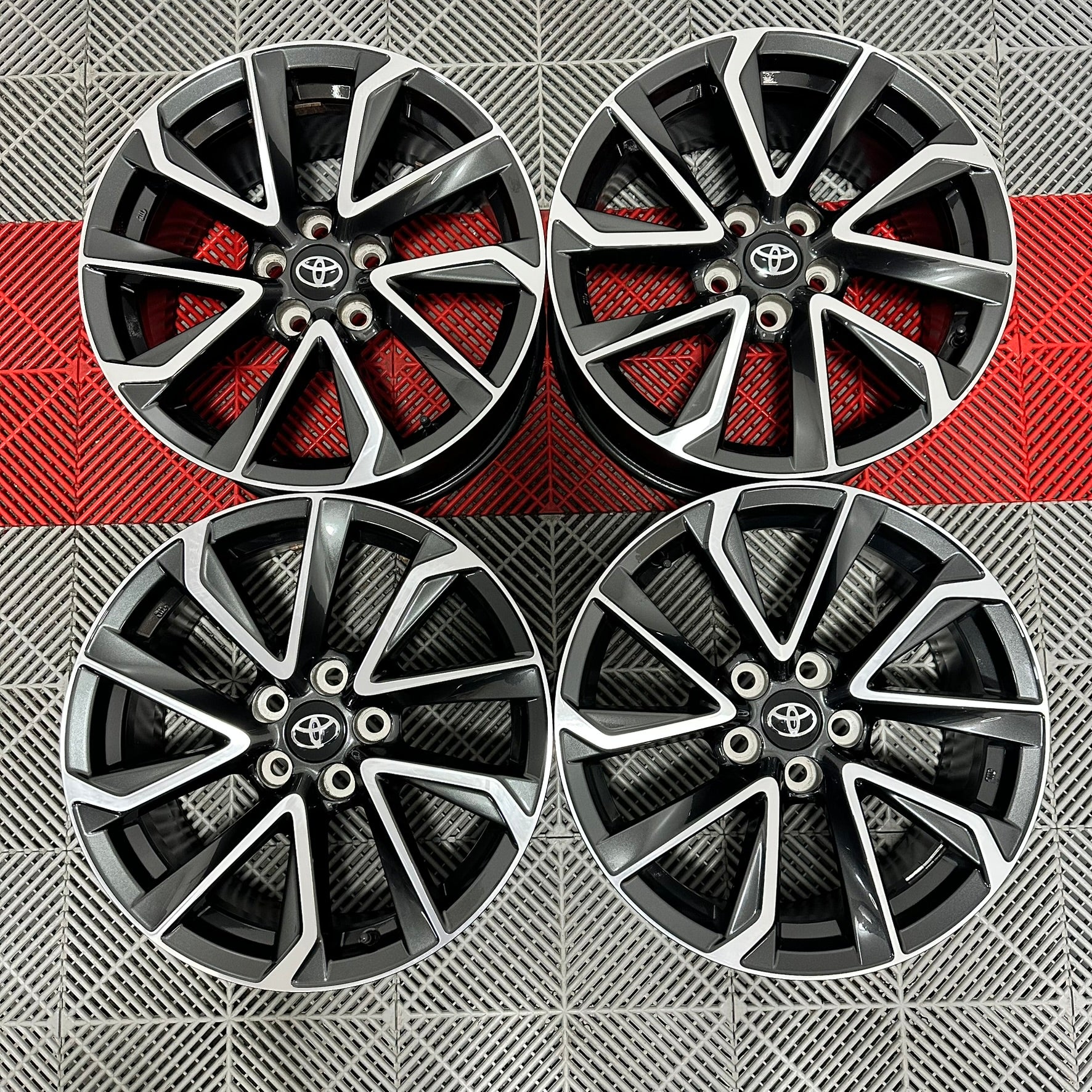 Jante Toyota Corolla R18 8Jx18 ET40