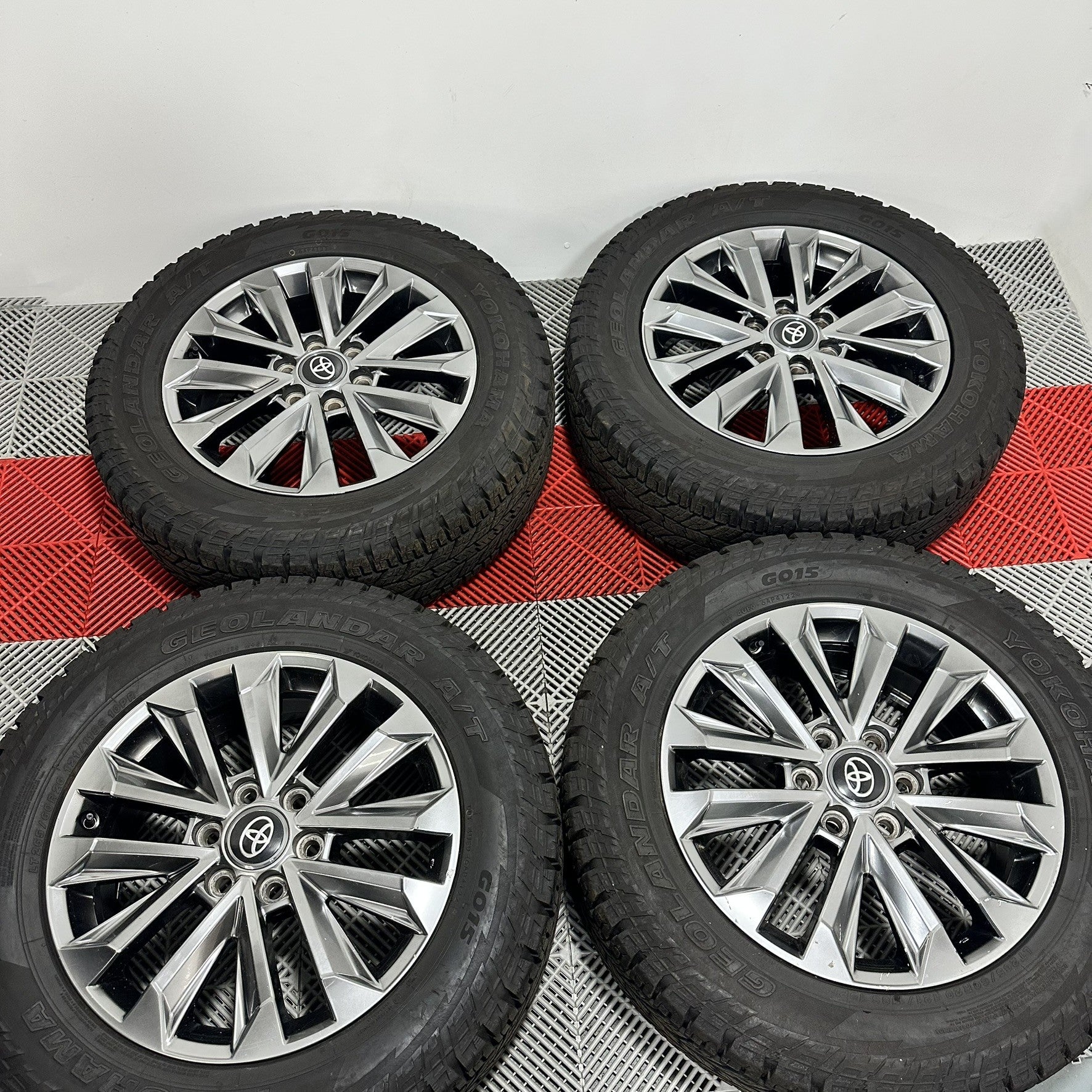 ❄️Jante Toyota Landcruiser J250 R20 anv all season A/T 265/60 R20