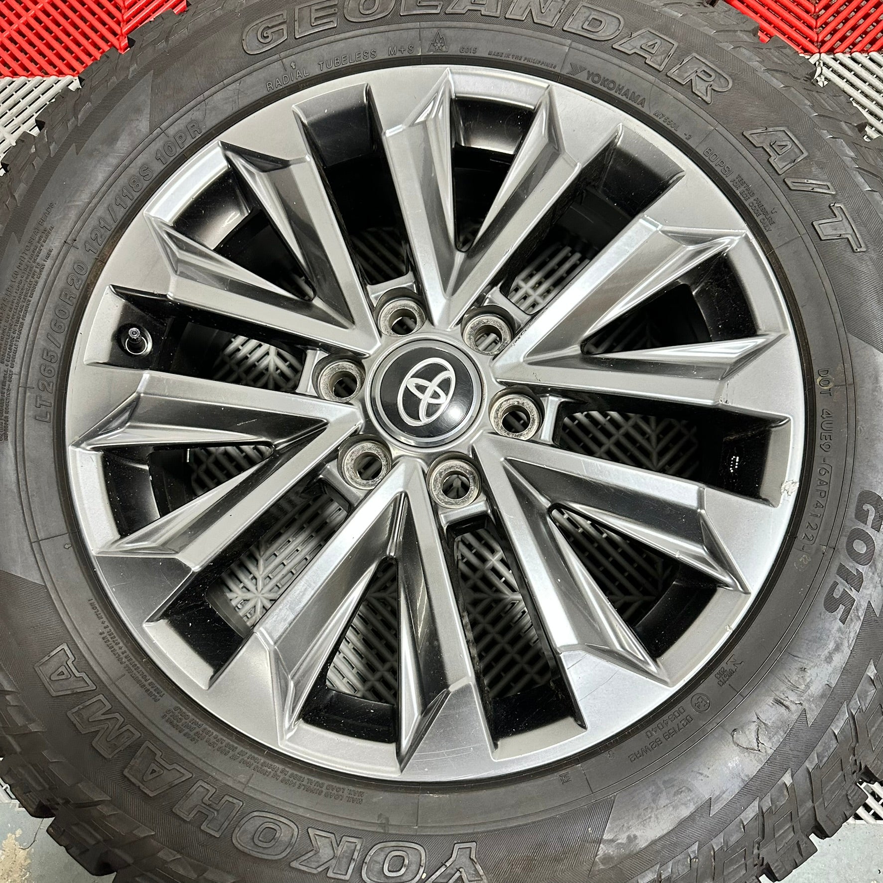 ❄️Jante Toyota Landcruiser J250 R20 anv all season A/T 265/60 R20