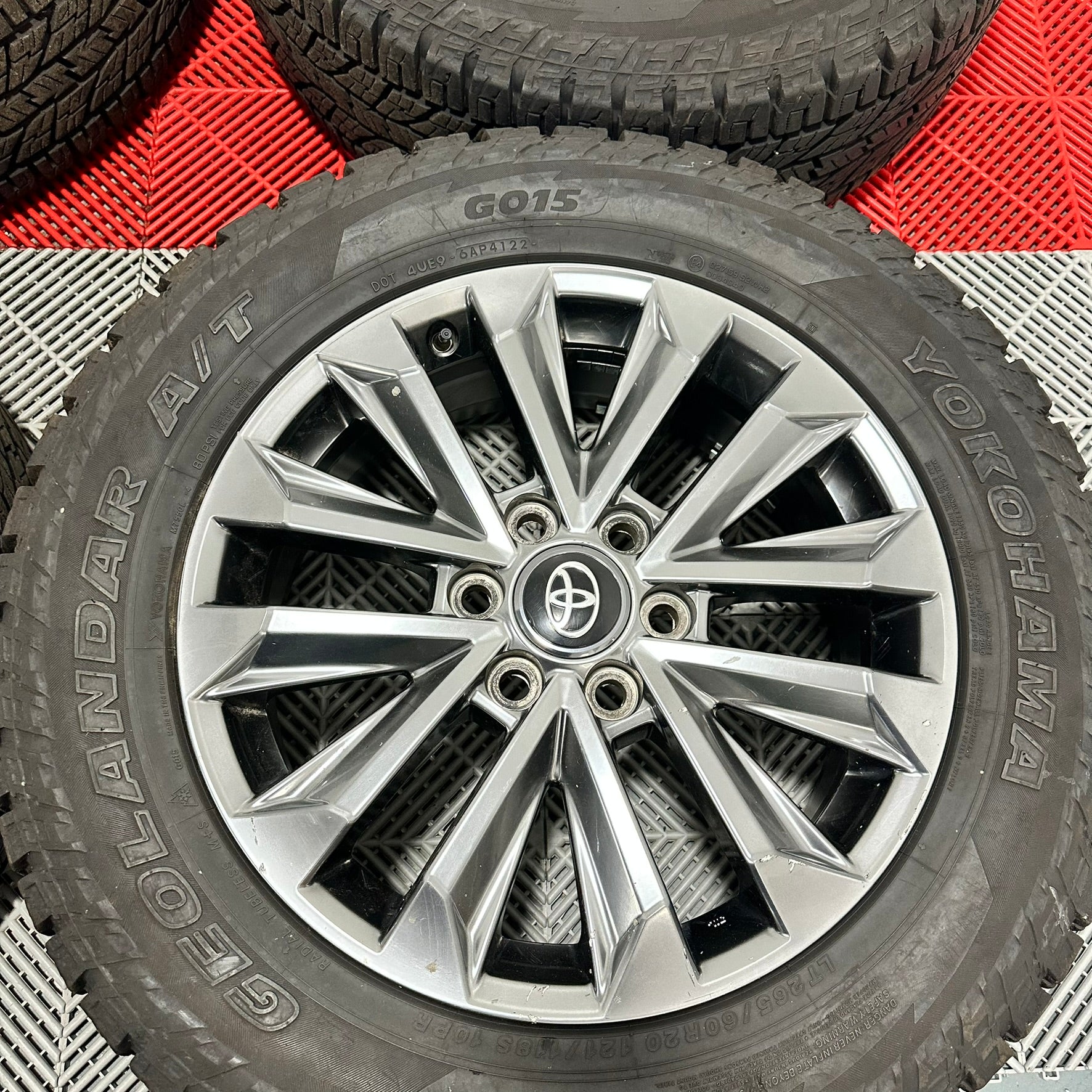 ❄️Jante Toyota Landcruiser J250 R20 anv all season A/T 265/60 R20