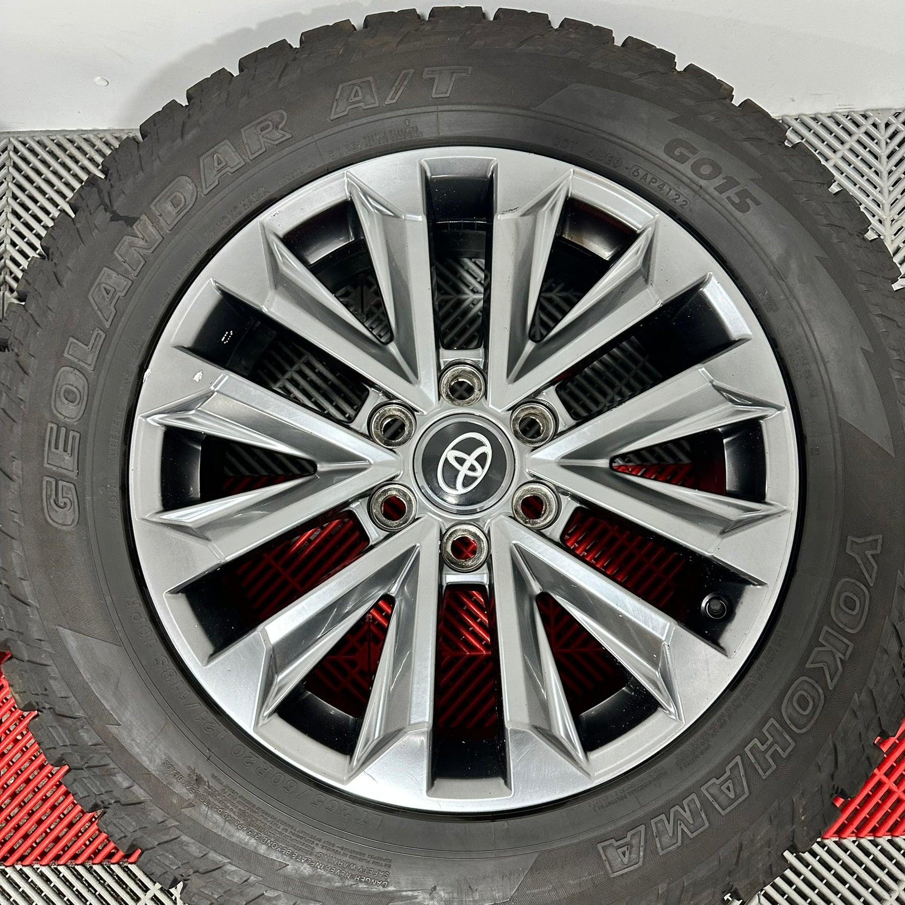 ❄️Jante Toyota Landcruiser J250 R20 anv all season A/T 265/60 R20