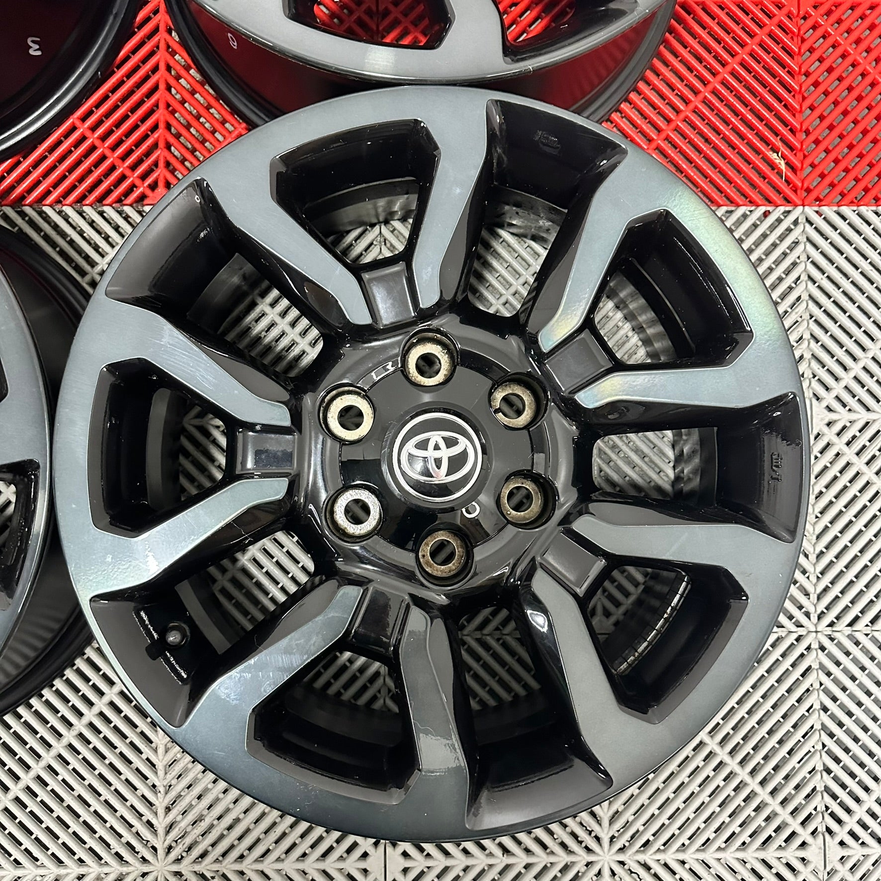 Jante Toyota Hilux Invincible R18 NOI