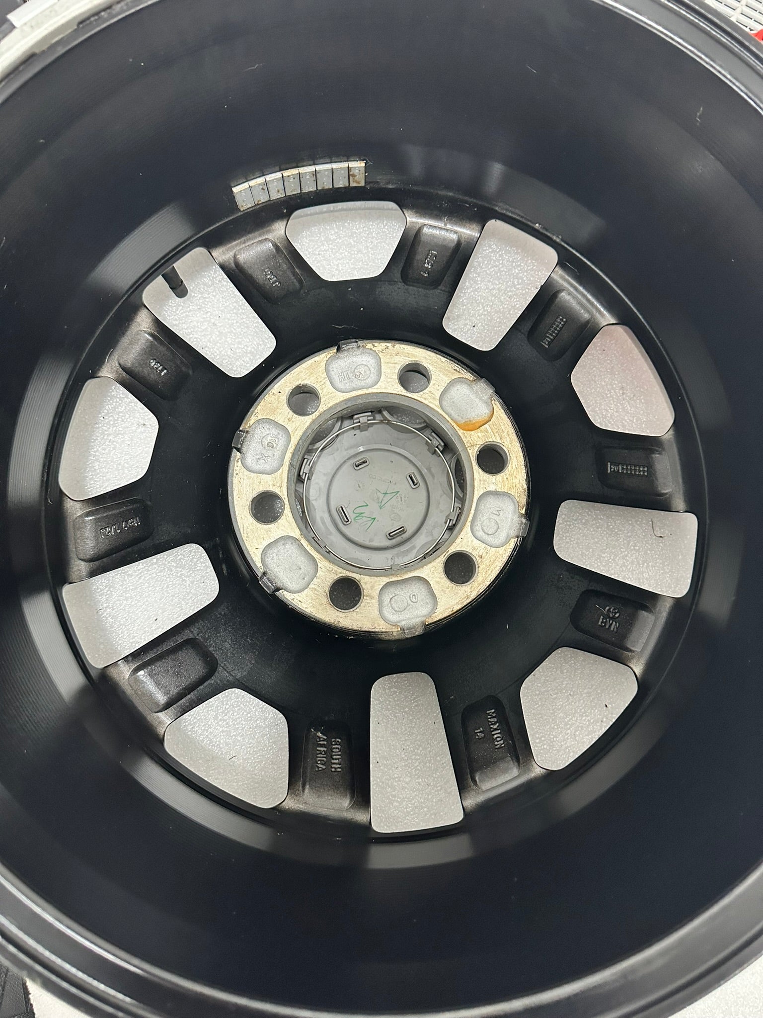 Jante Toyota Hilux Invincible R18 NOI