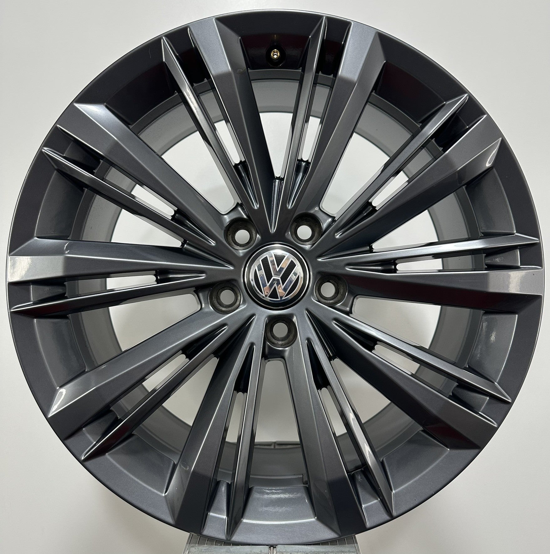 Jante VW Passat B8 R18 "Liverpool"  3G0601025BN