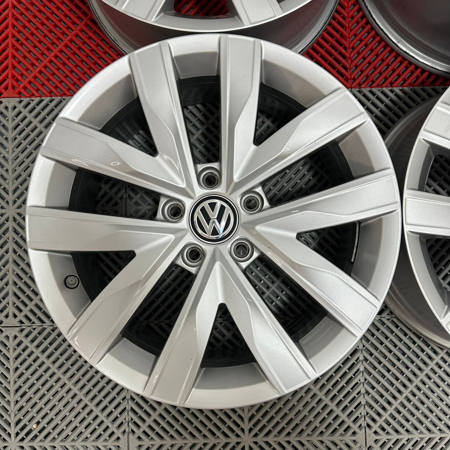 Jante VW Arteon Passat T-Roc R17