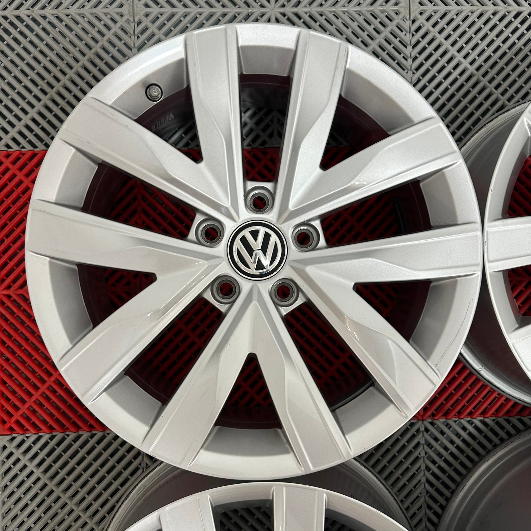 Jante VW Arteon Passat T-Roc R17