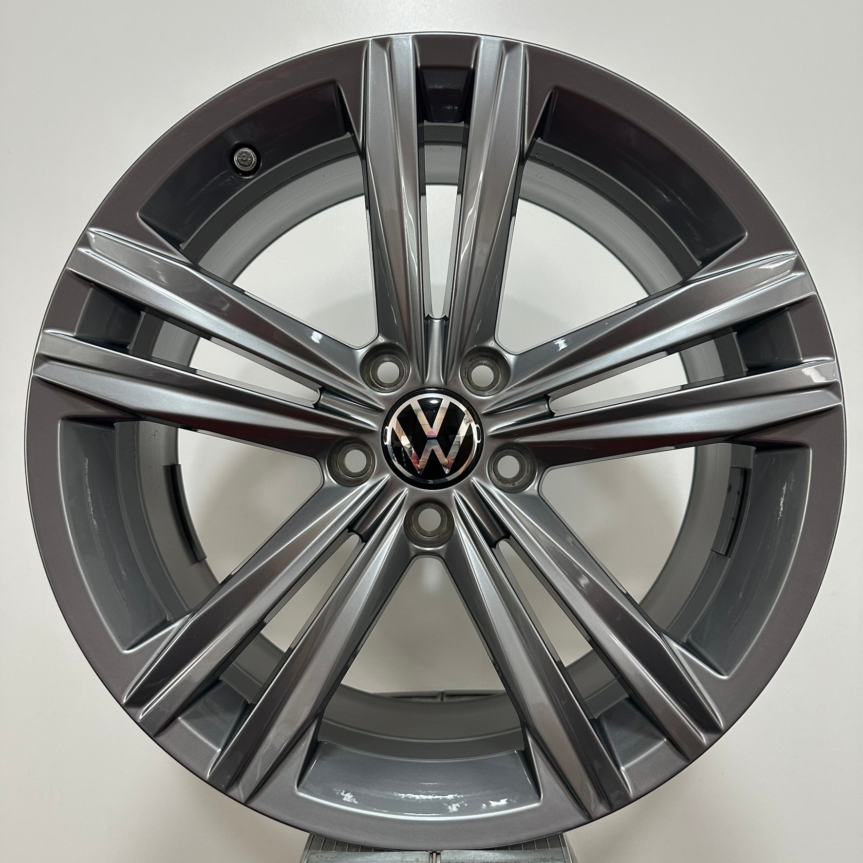 Jante VW Arteon Passat Tiguan R18 "Sebring"