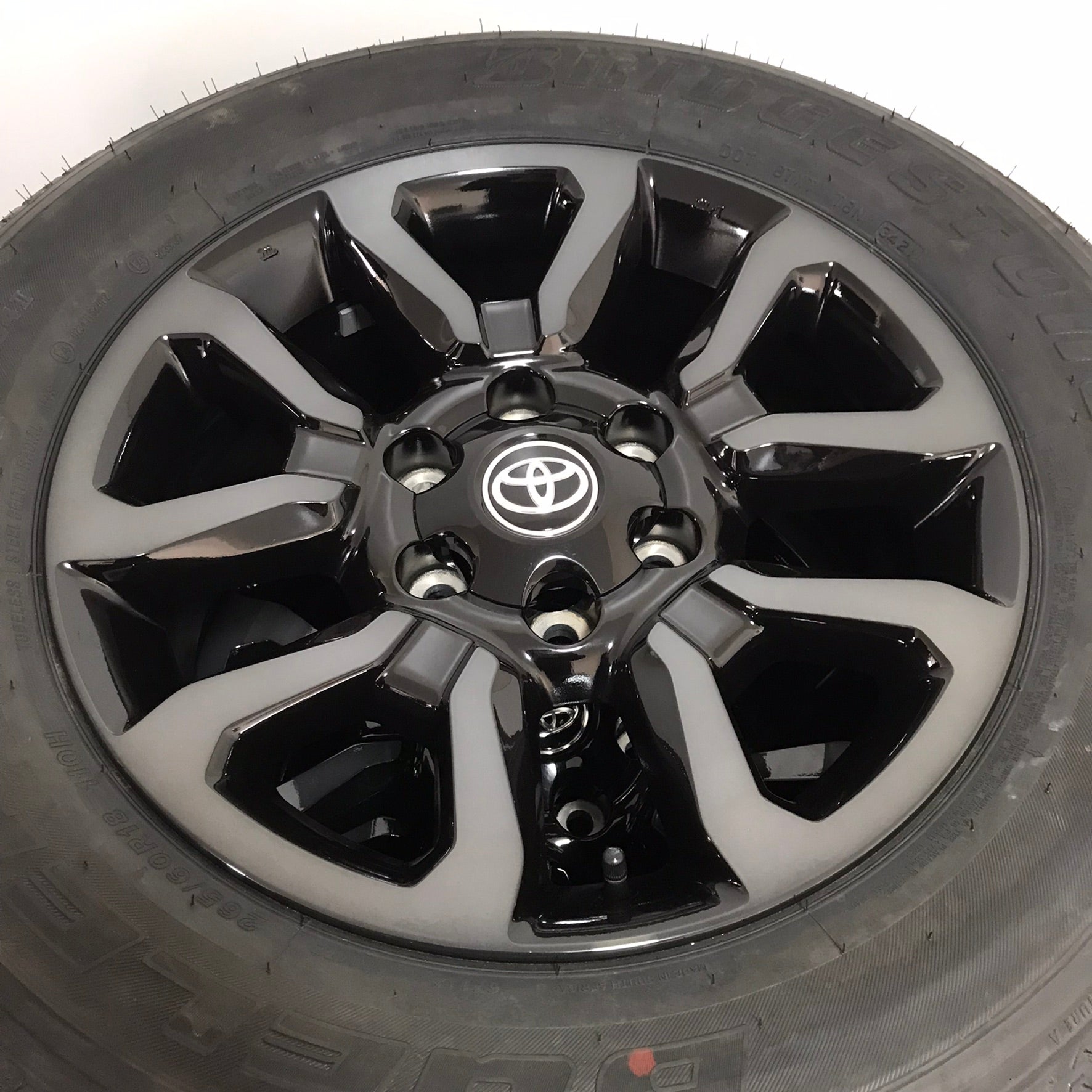 Jante Toyota Hilux Invincible Landcruiser R18