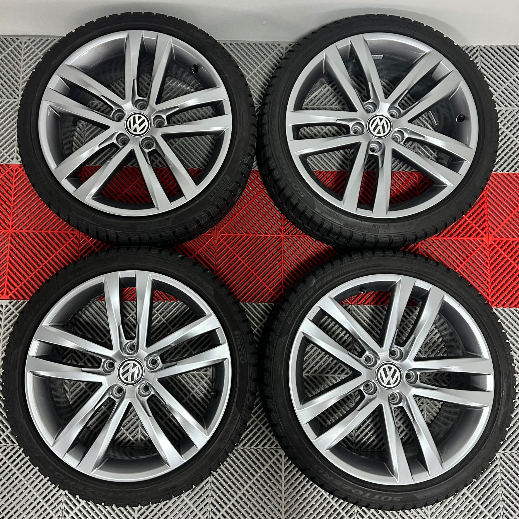 ❄️Jante VW Golf 7 8 GTI "Salvador" iarna 225 40 18
