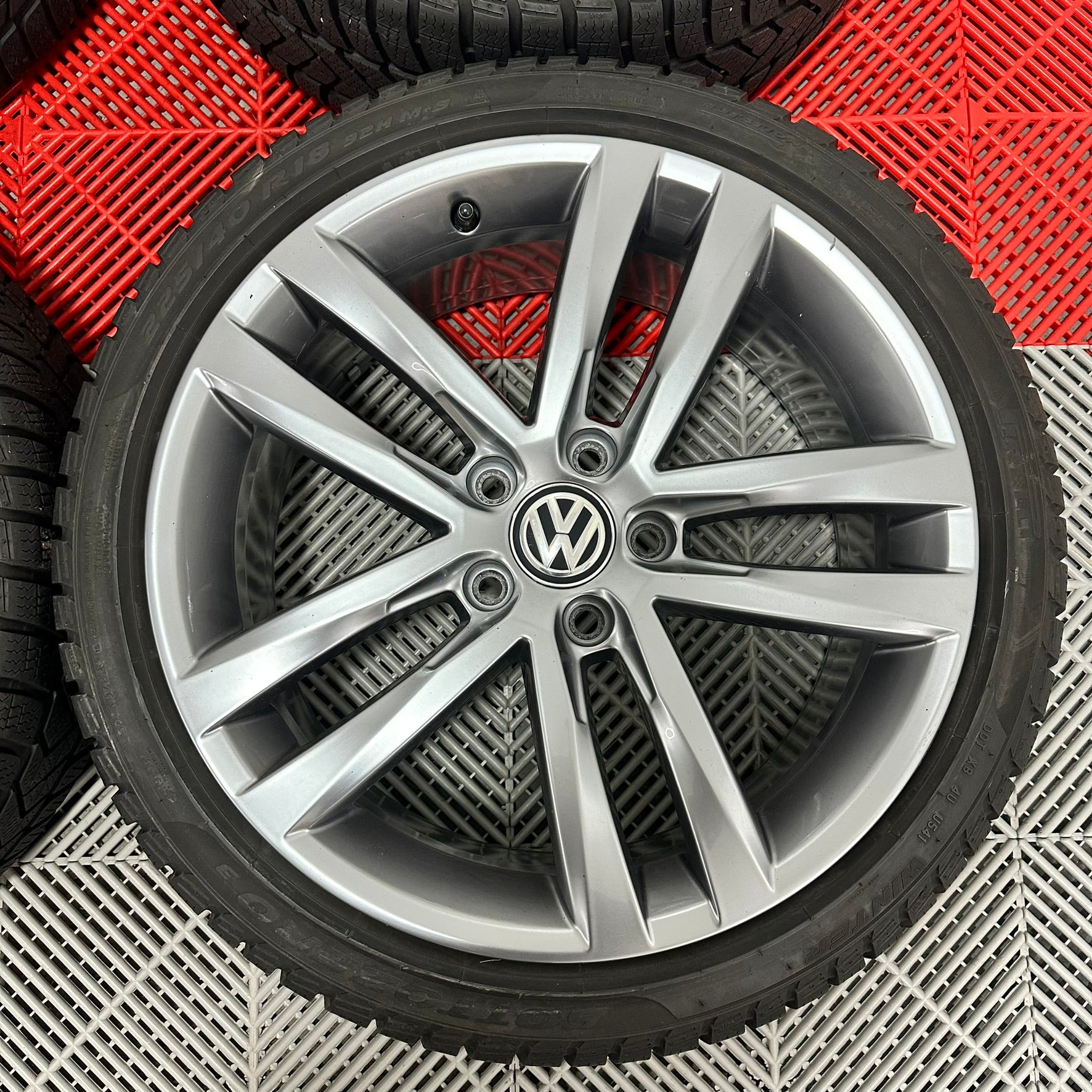 ❄️Jante VW Golf 7 8 GTI "Salvador" iarna 225 40 18