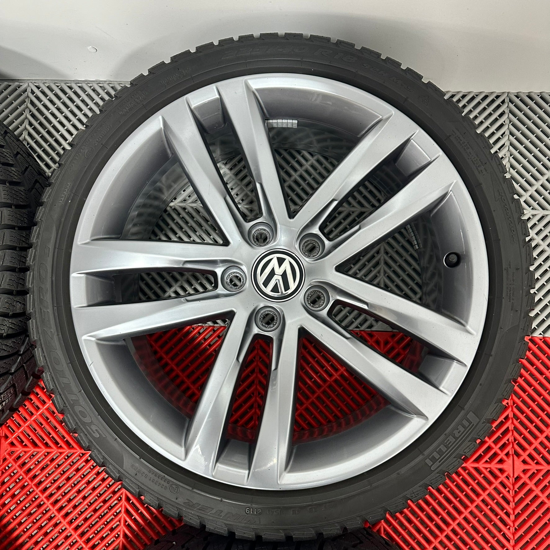 ❄️Jante VW Golf 7 8 GTI "Salvador" iarna 225 40 18