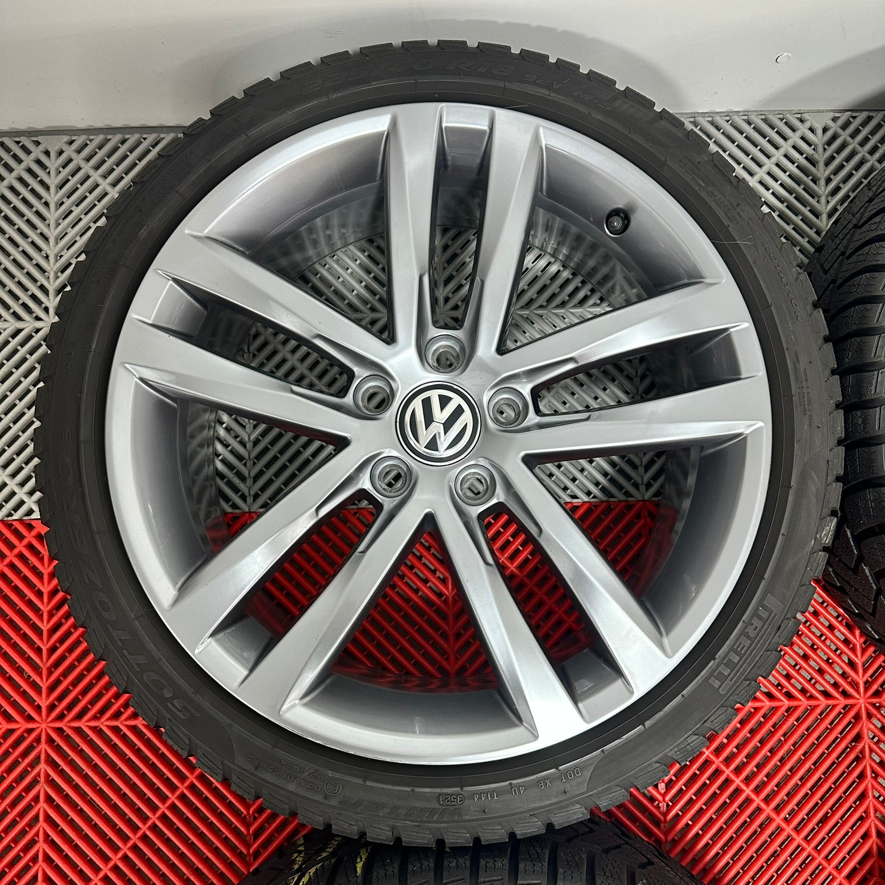 ❄️Jante VW Golf 7 8 GTI "Salvador" iarna 225 40 18