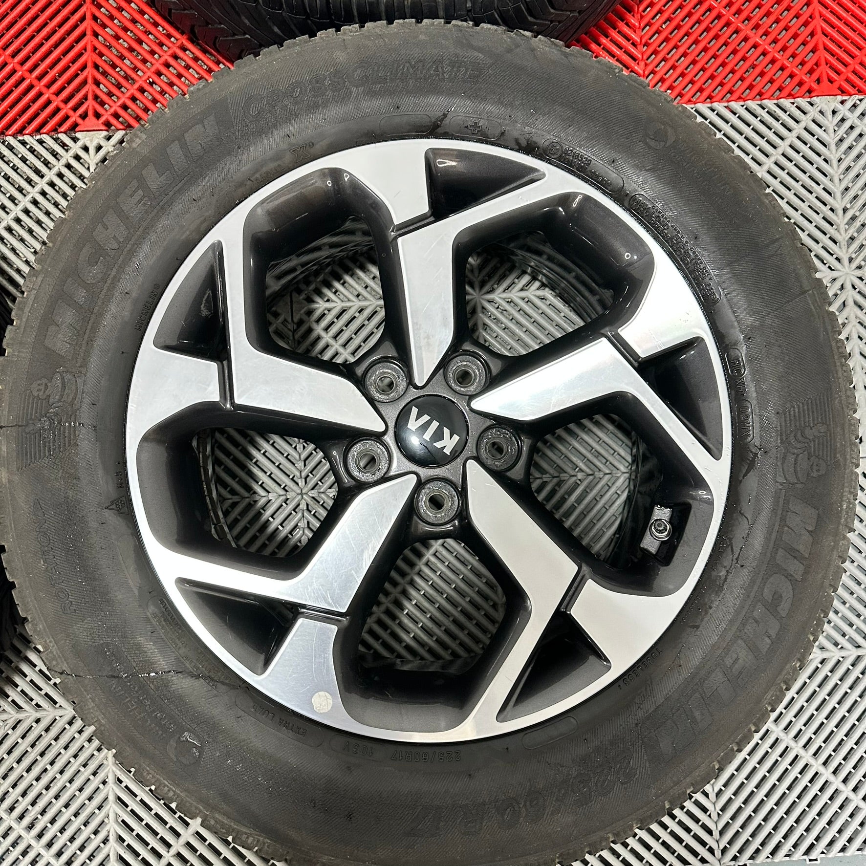 Jante Kia Sportage R17 anv all seasons 225 60 17