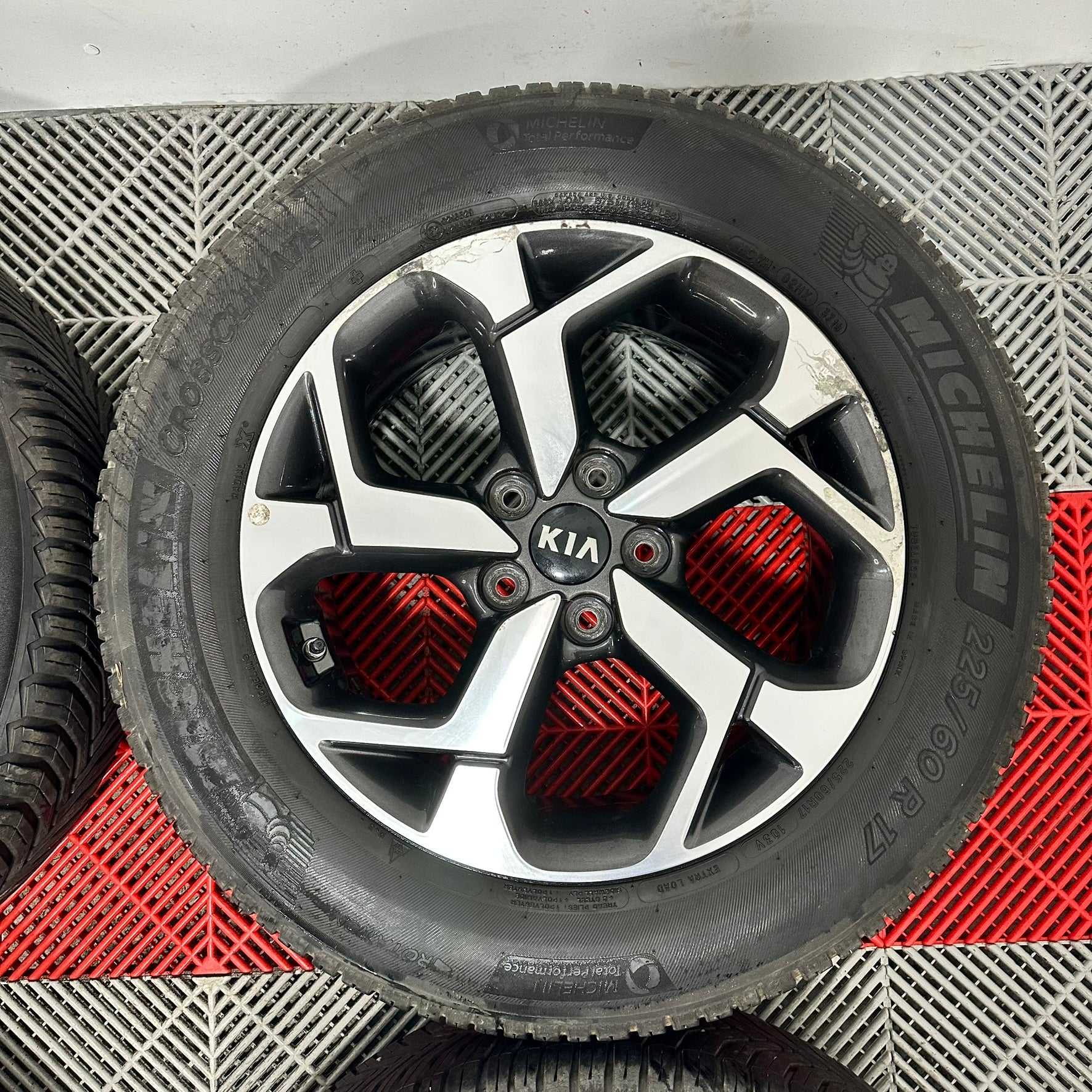 Jante Kia Sportage R17 anv all seasons 225 60 17