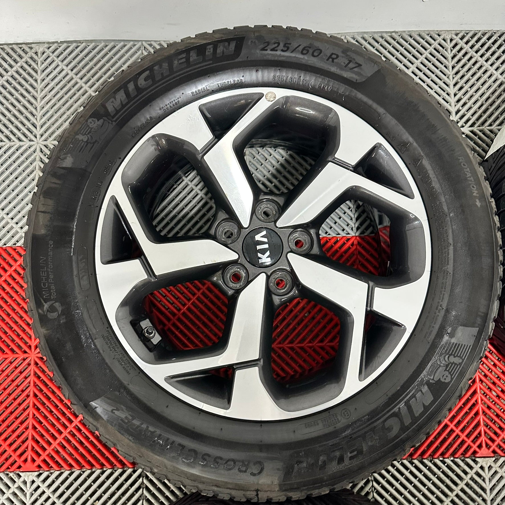 Jante Kia Sportage R17 anv all seasons 225 60 17