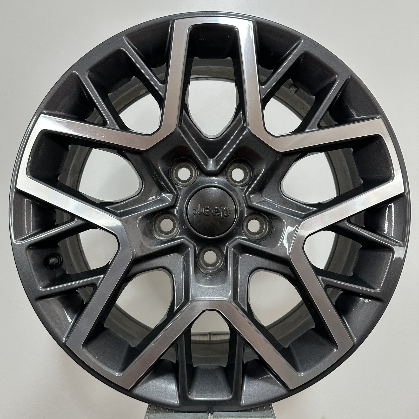 Jante Jeep Wrangle Grand Cherokee R18 6SV84TRMAA
