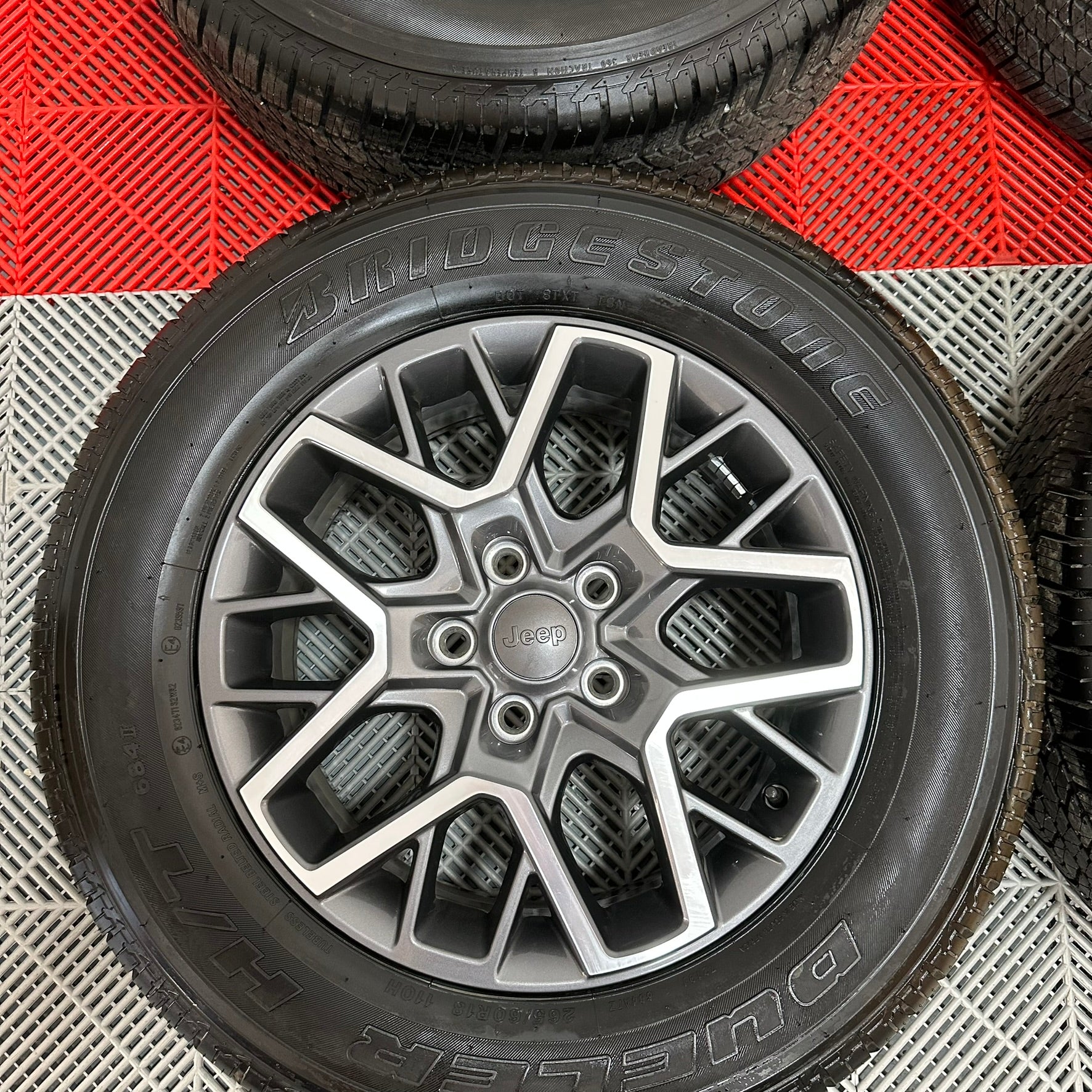 ☀️Jante Jeep Grand Cherokee R18 anv vara 265/60 R18