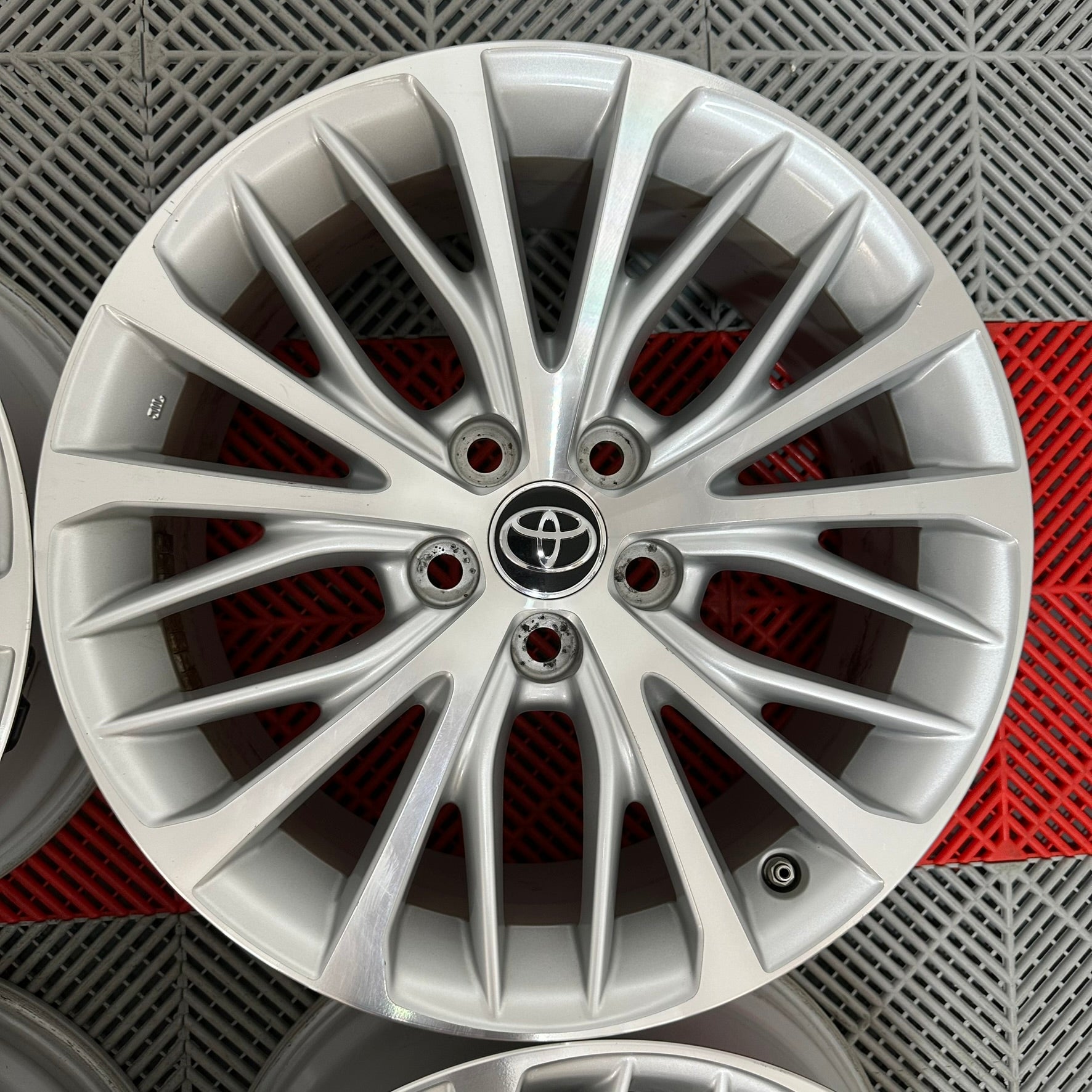 Jante Toyota Camry R18
