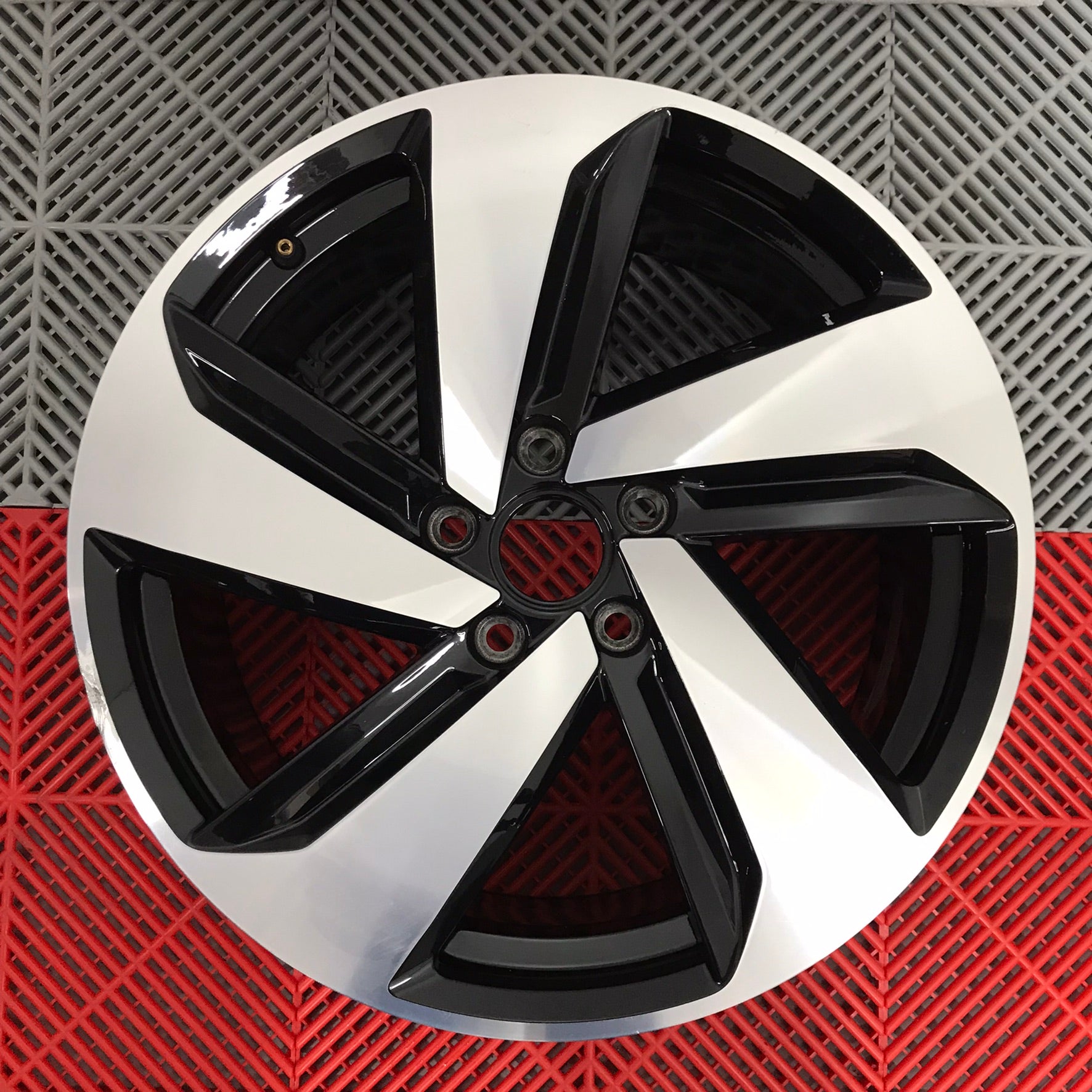 Janta VW R18 7.5Jx18 ET49 GOLF GTI Milton Keynes