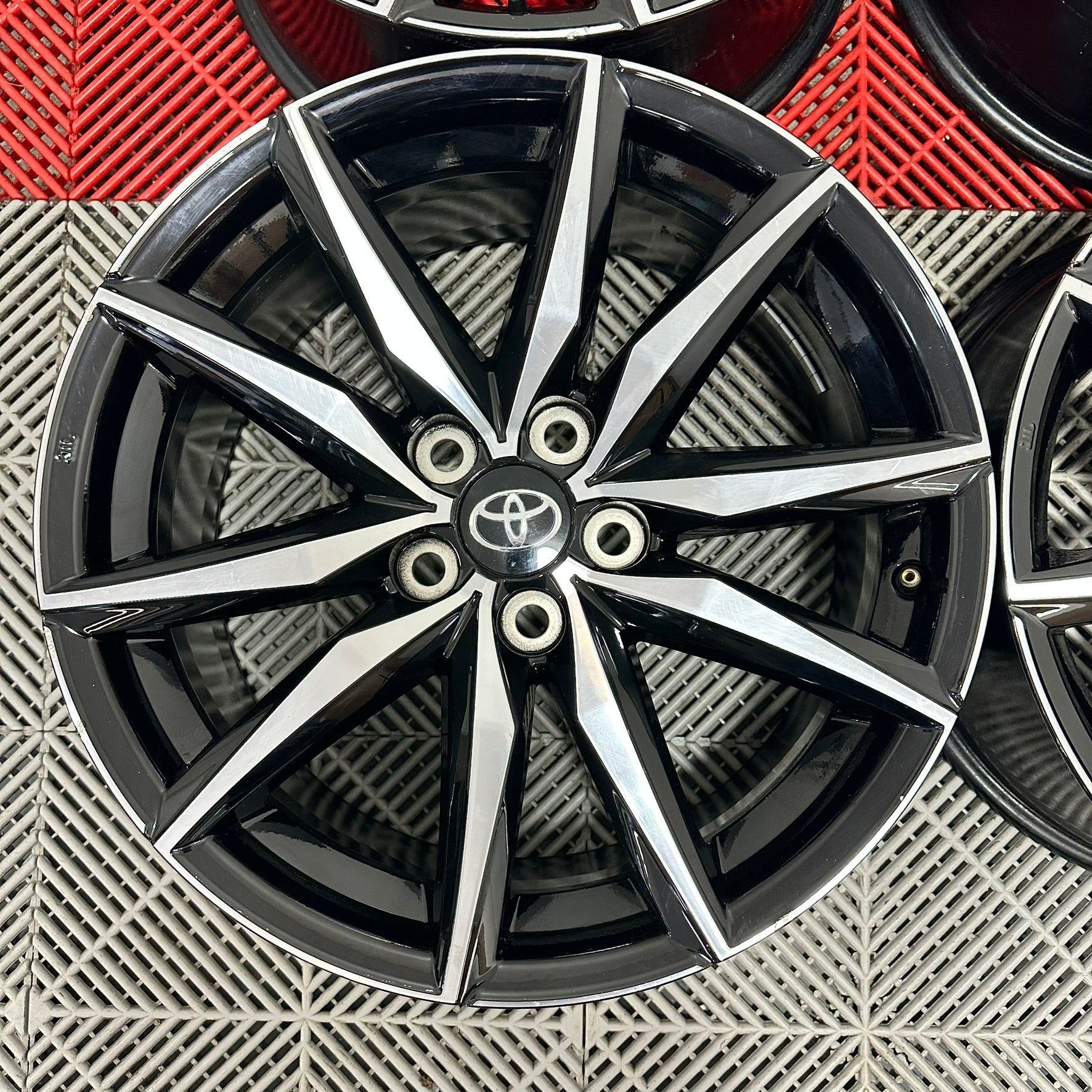 Jante Toyota Corolla GR R18 E210 2019-2025