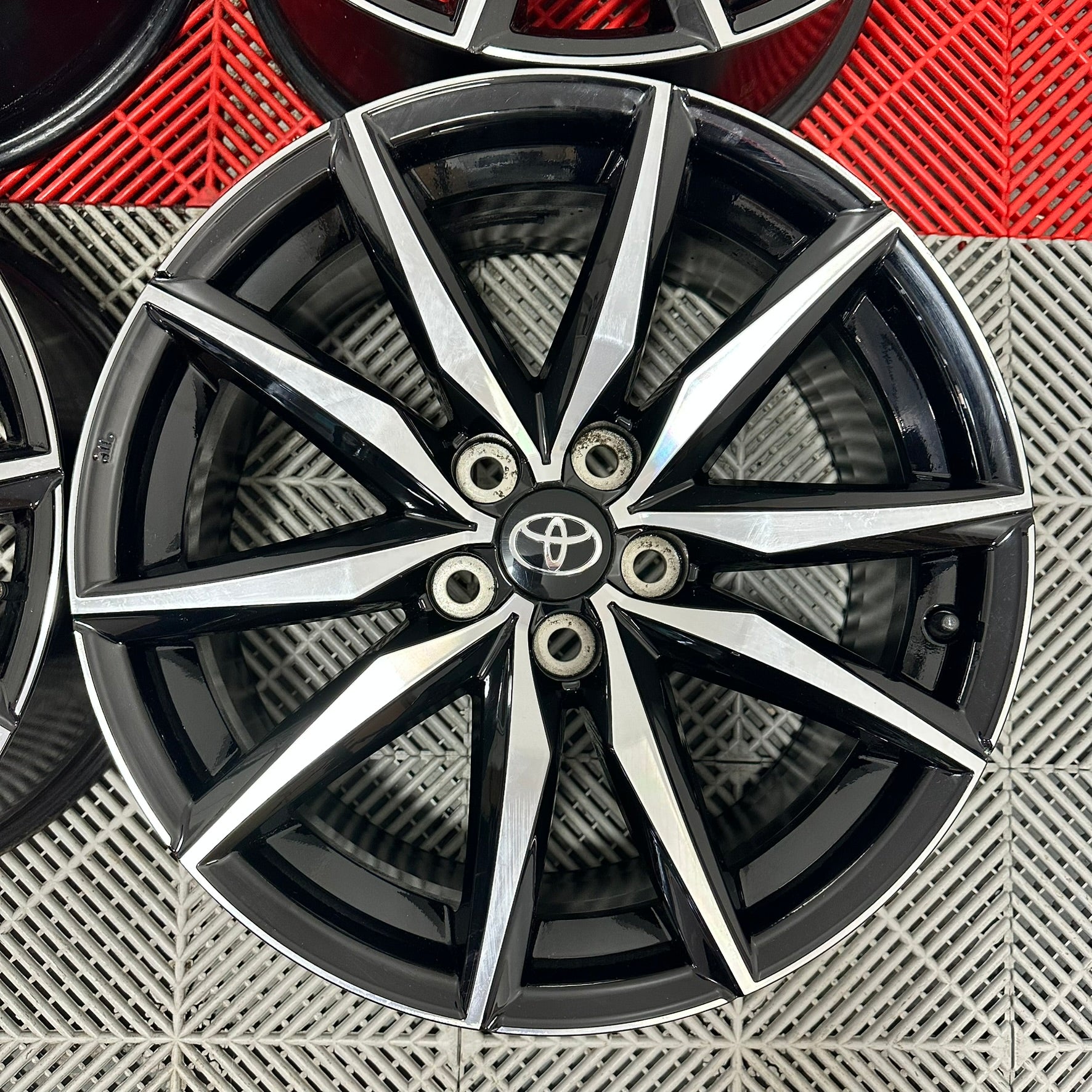 Jante Toyota Corolla GR R18 E210 2019-2025