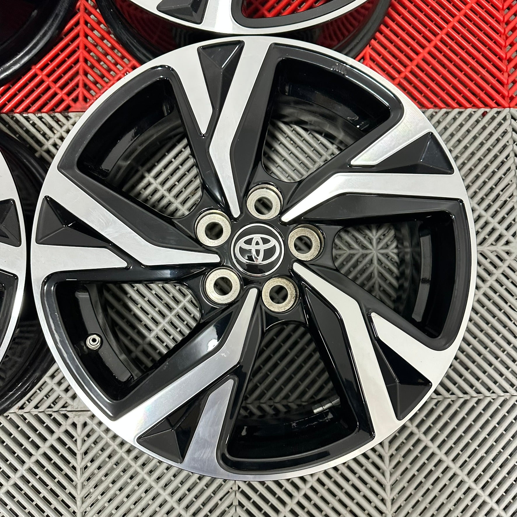 Jante Toyota Yaris R16 XP210