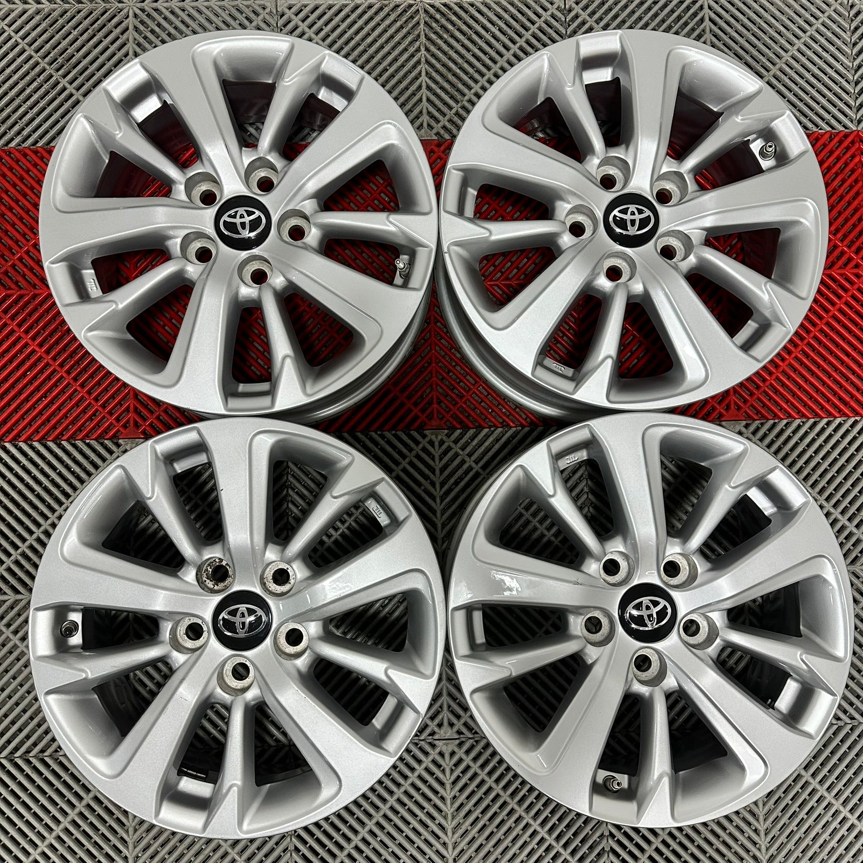 Jante Toyota Yaris Cross Corolla R16