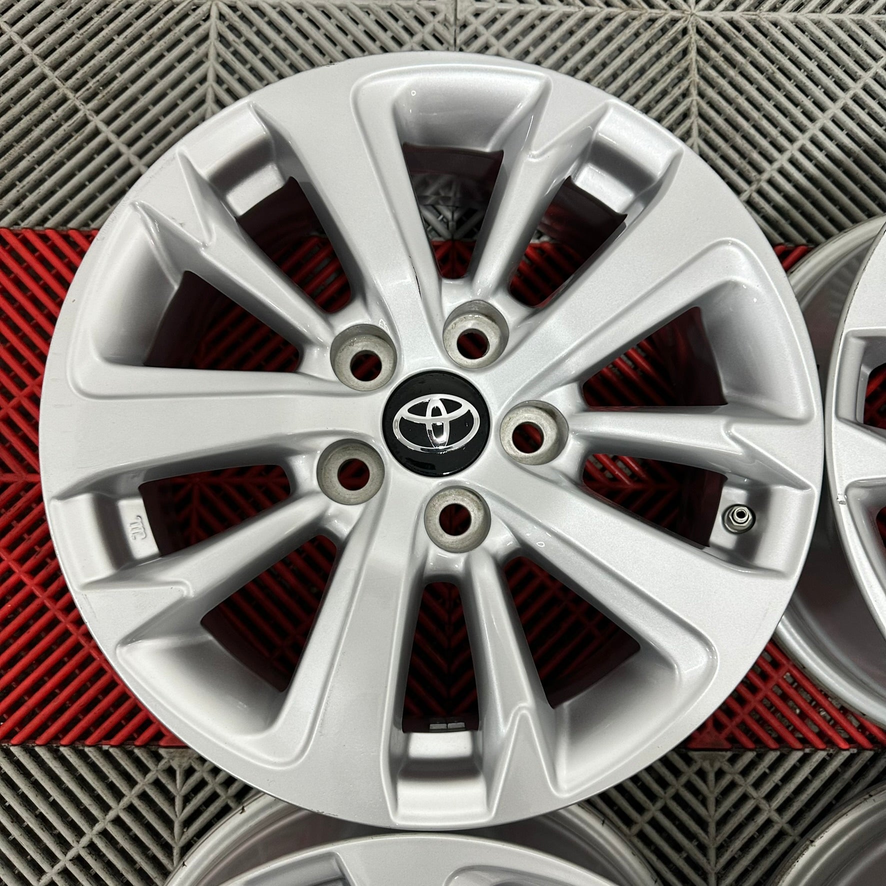 Jante Toyota Yaris Cross Corolla R16