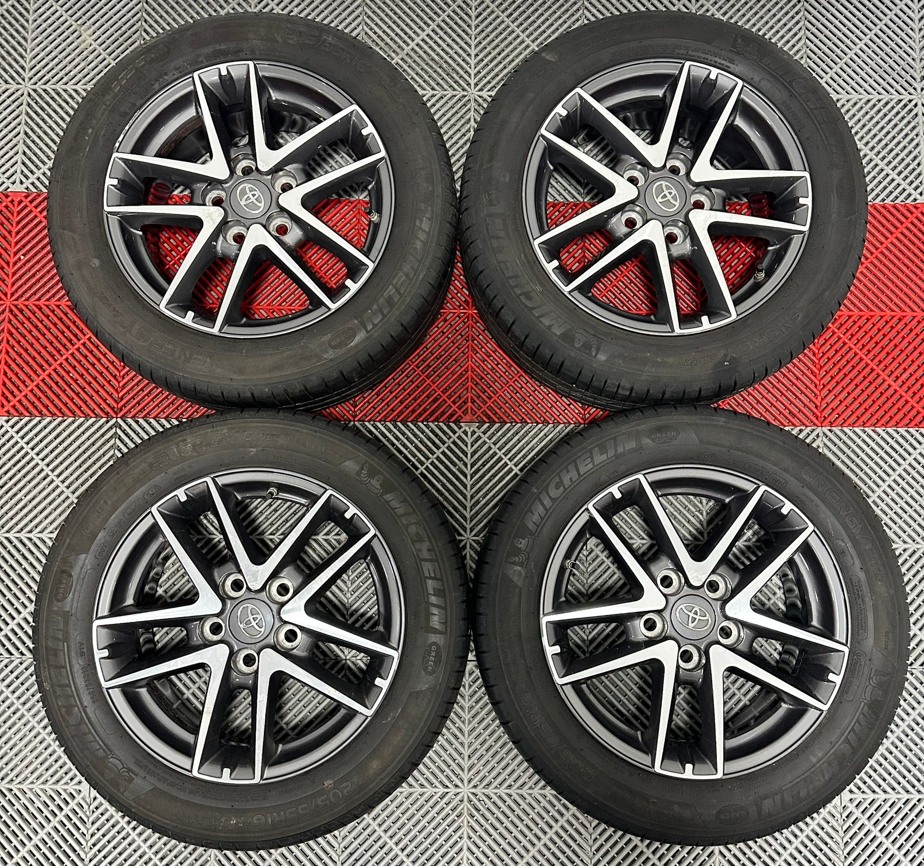 ☀️Jante Toyota Avensis Auris Corolla Yaris Cross Camry R16