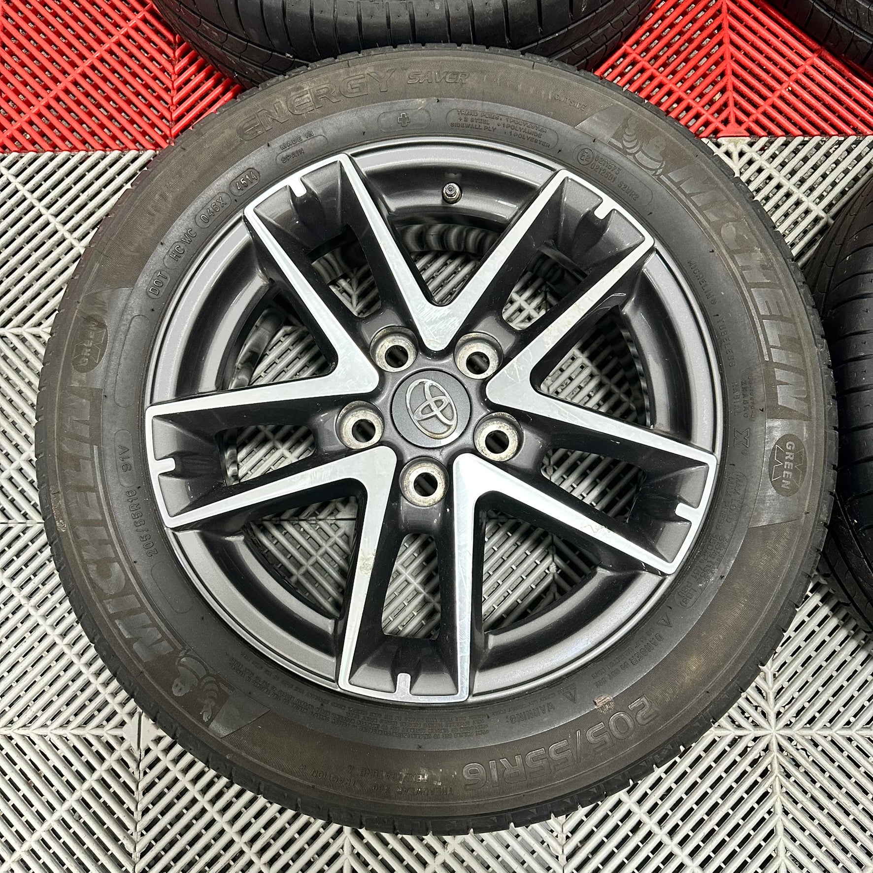 ☀️Jante Toyota Avensis Auris Corolla Yaris Cross Camry R16