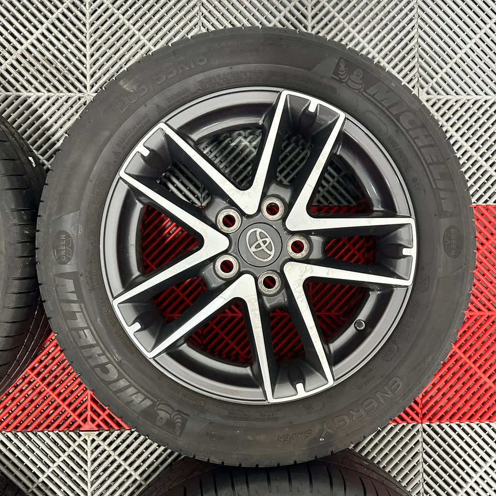 ☀️Jante Toyota Avensis Auris Corolla Yaris Cross Camry R16