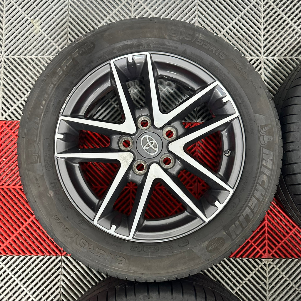 ☀️Jante Toyota Avensis Auris Corolla Yaris Cross Camry R16