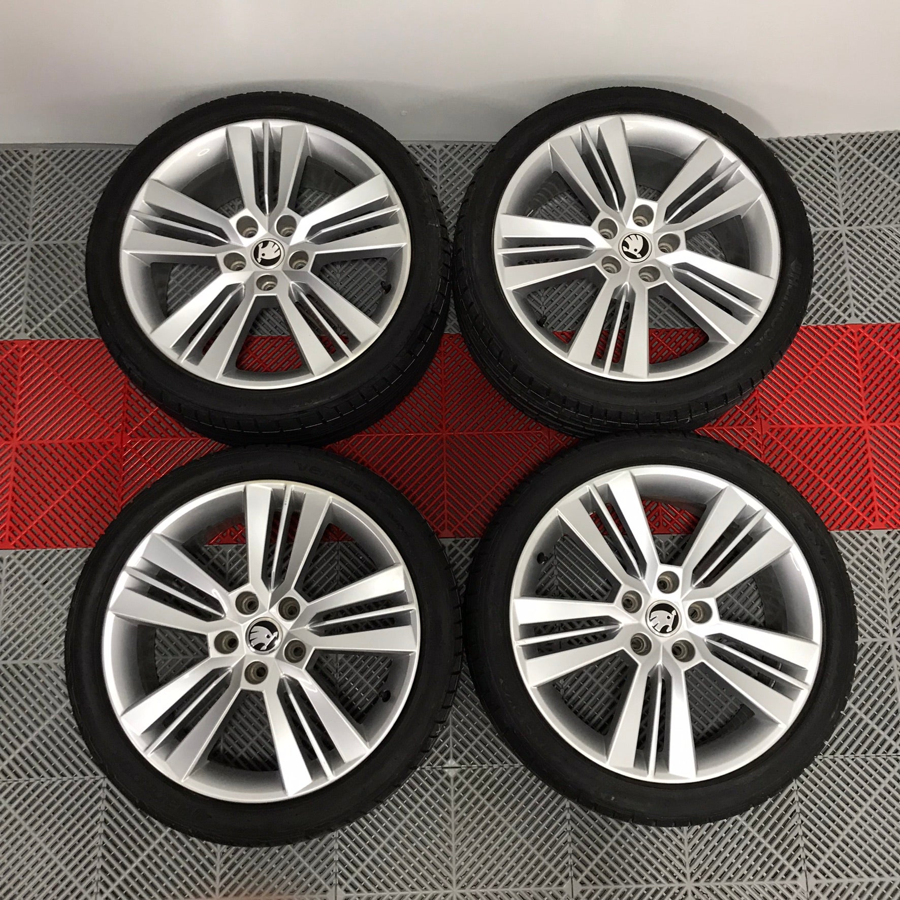 ☀️Jante Skoda Octavia anv vara 225/40 R18 VW Passat