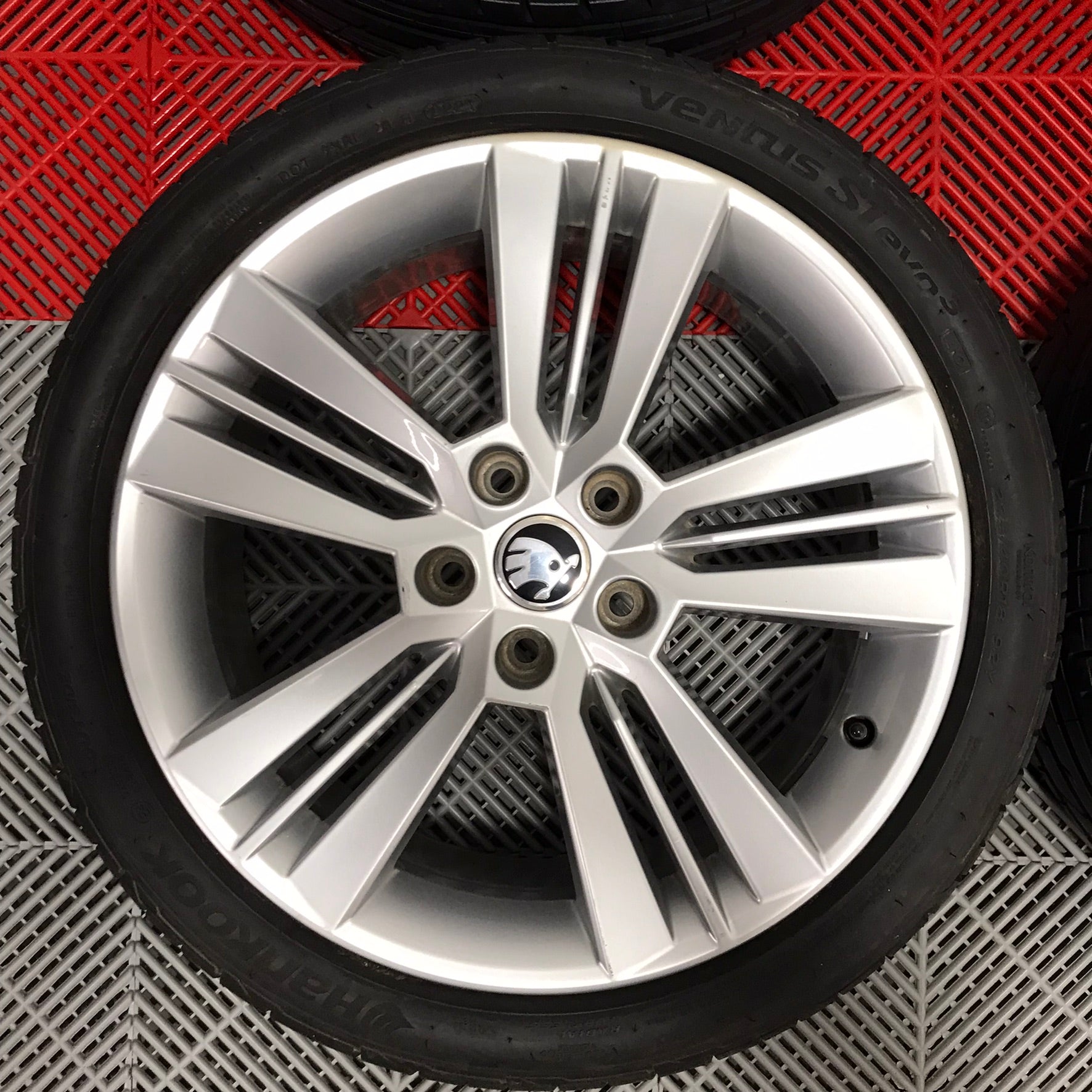 ☀️Jante Skoda Octavia anv vara 225/40 R18 VW Passat