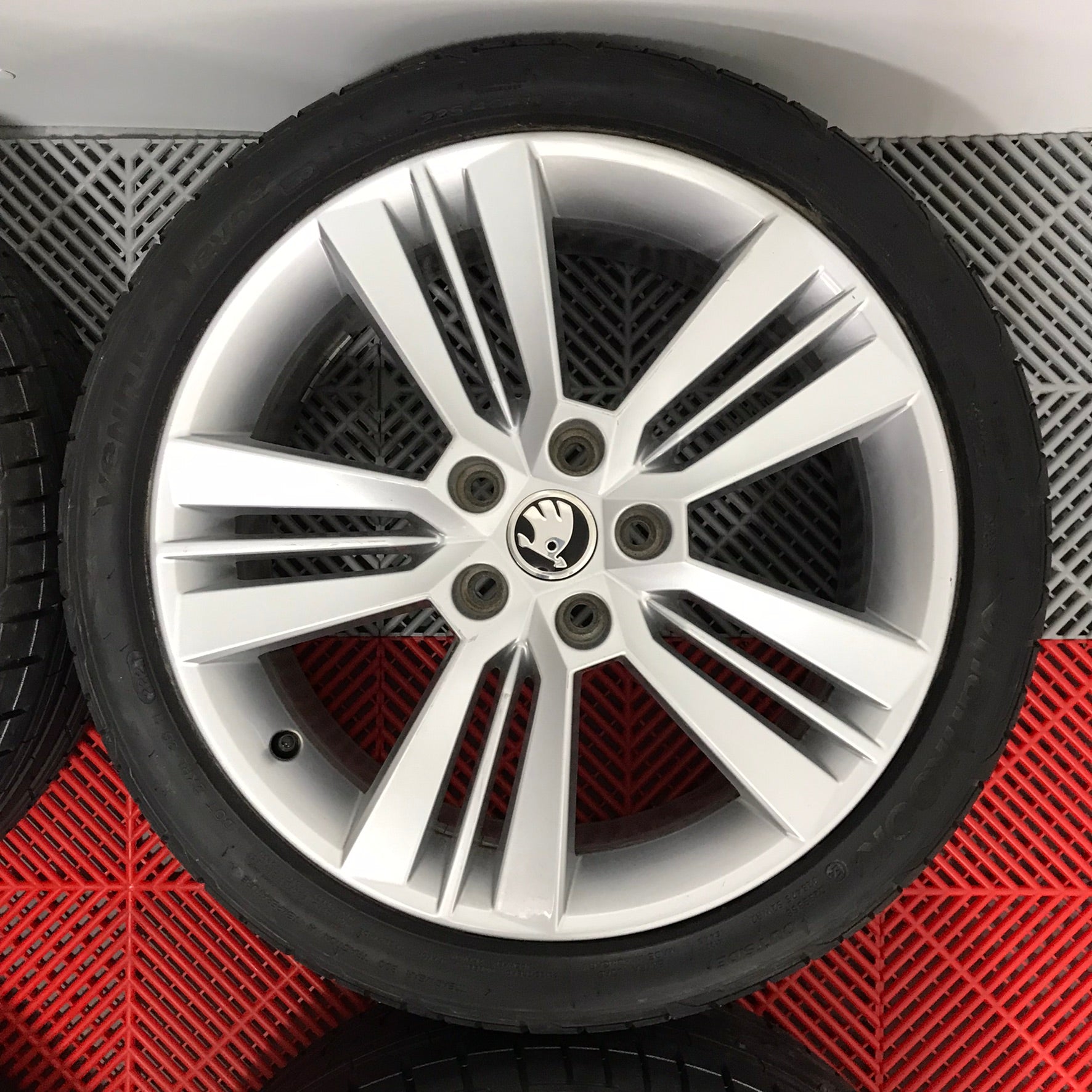 ☀️Jante Skoda Octavia anv vara 225/40 R18 VW Passat
