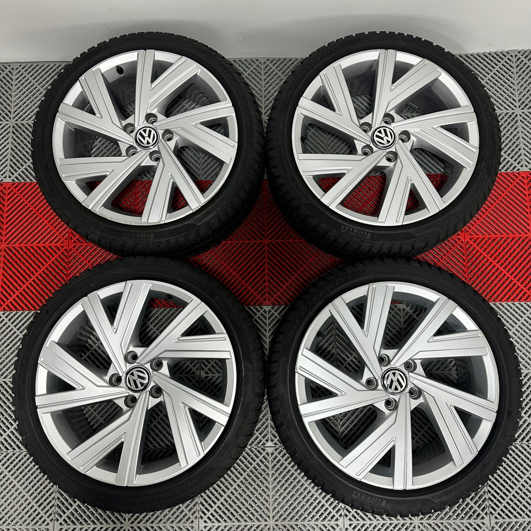 ❄️Jante VW Golf GTI "Bergamo" iarna 225 40 18