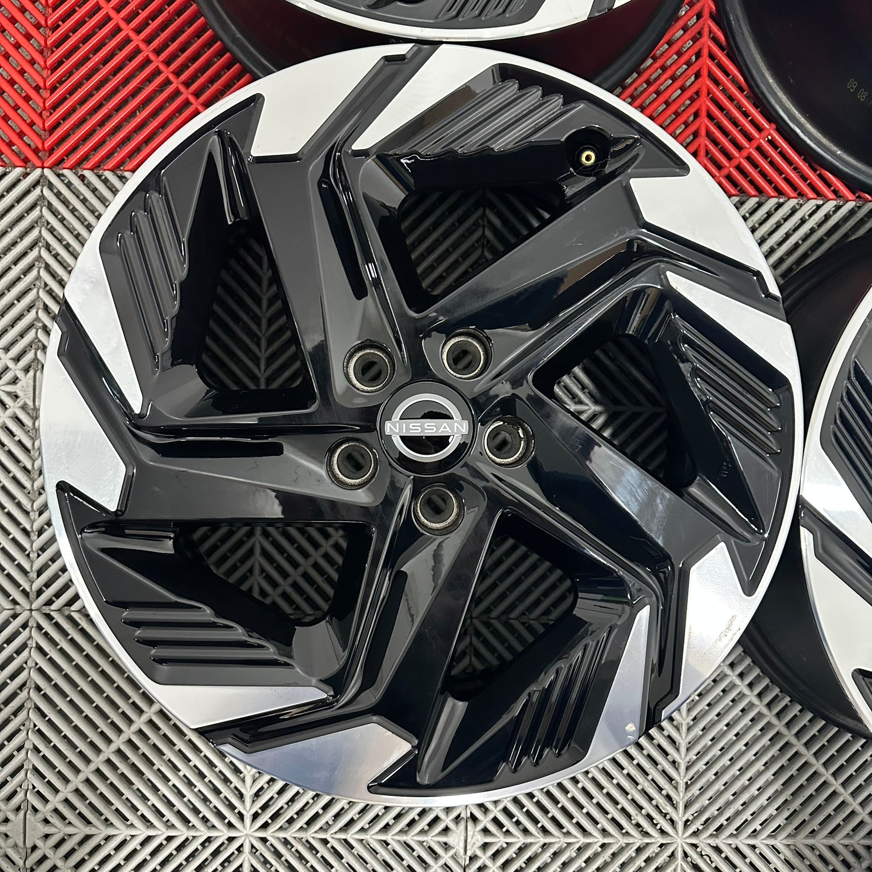 Jante Nissan Qashqai J12 R18