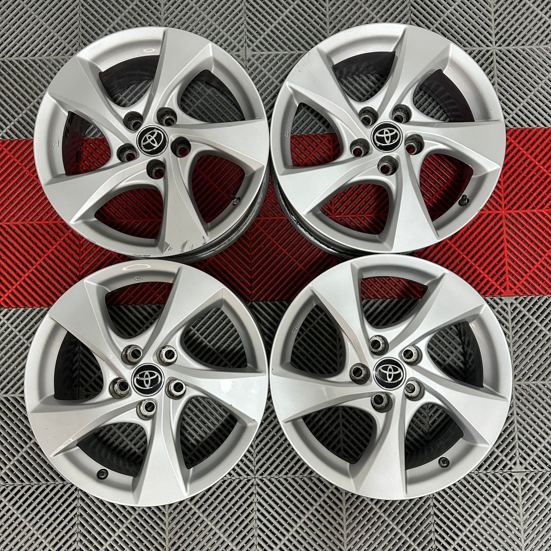 Jante Toyota C-HR CHR Yaris Cross R17