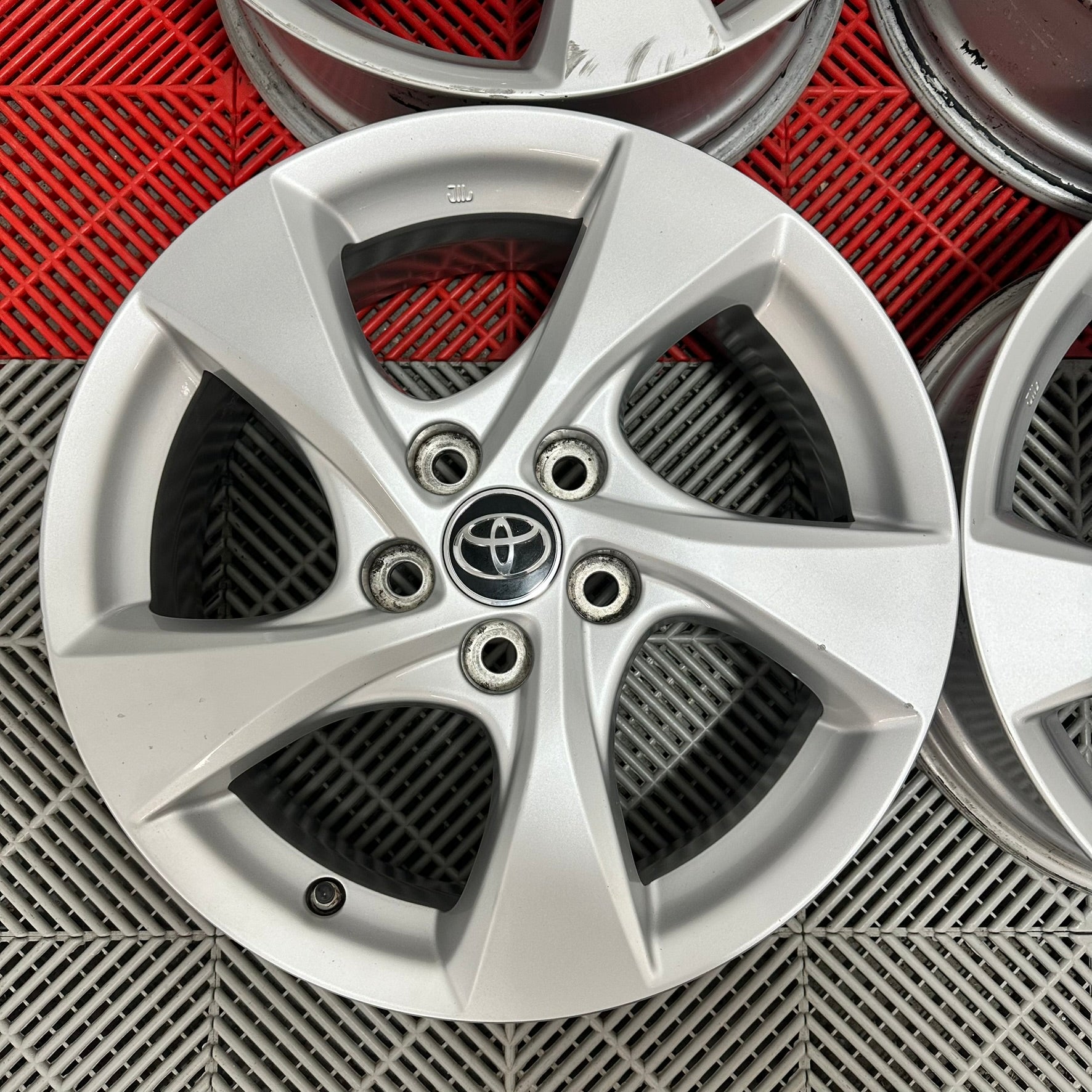 Jante Toyota C-HR CHR Yaris Cross R17