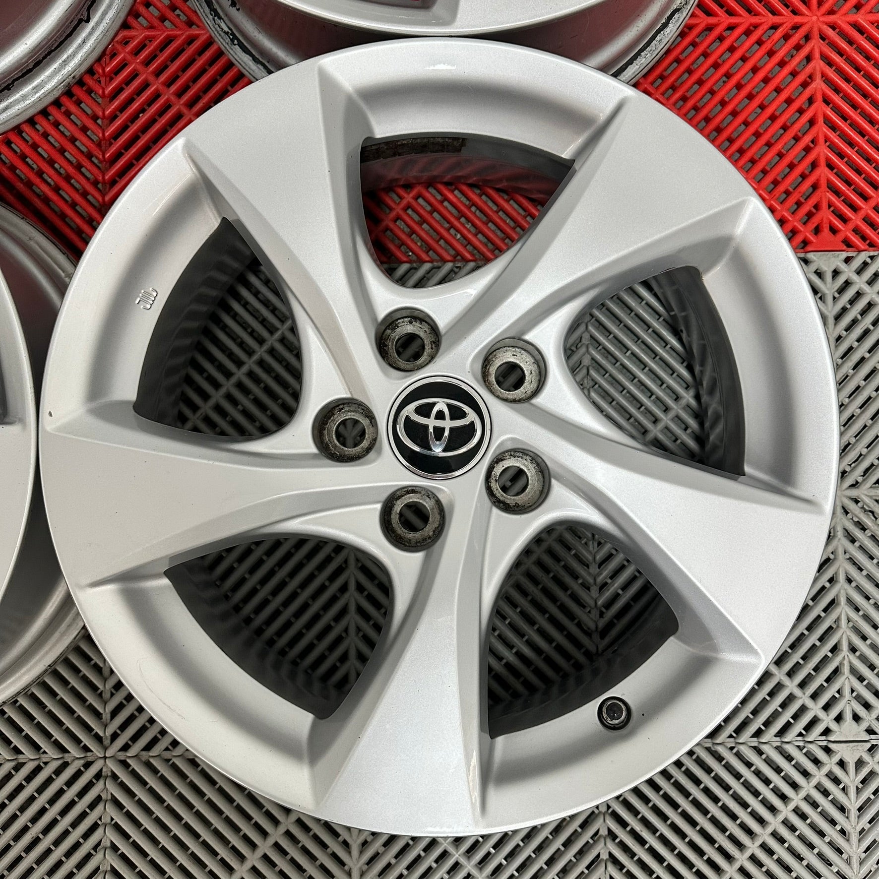 Jante Toyota C-HR CHR Yaris Cross R17