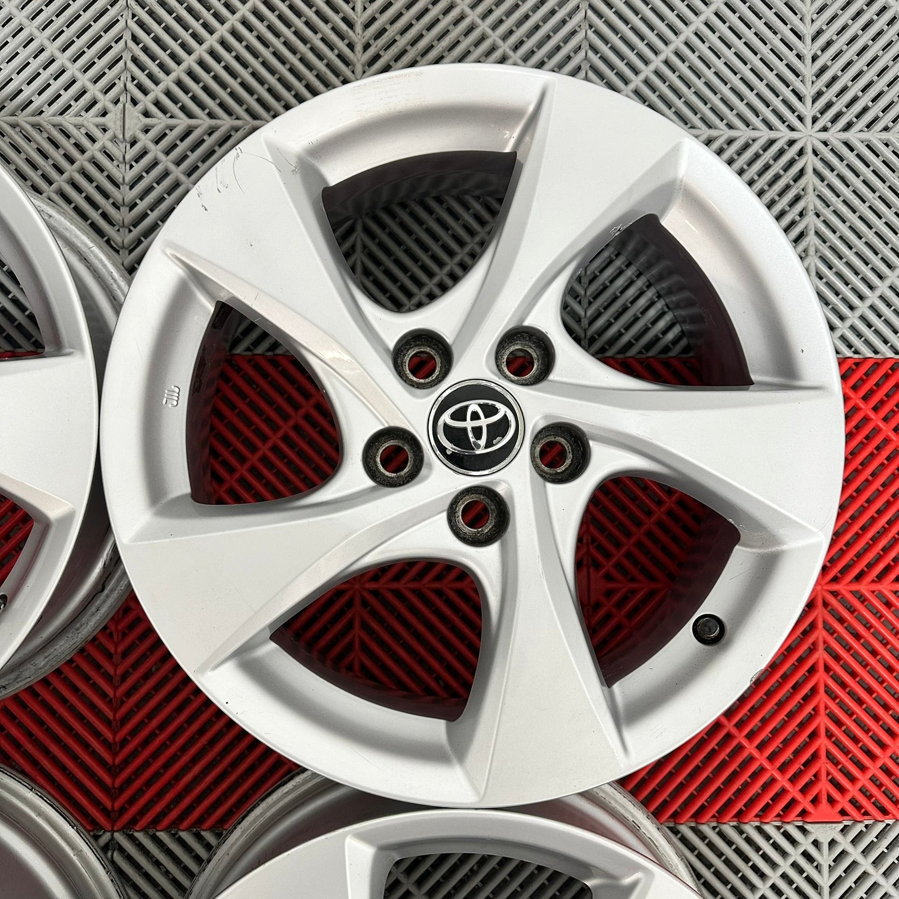 Jante Toyota C-HR CHR Yaris Cross R17