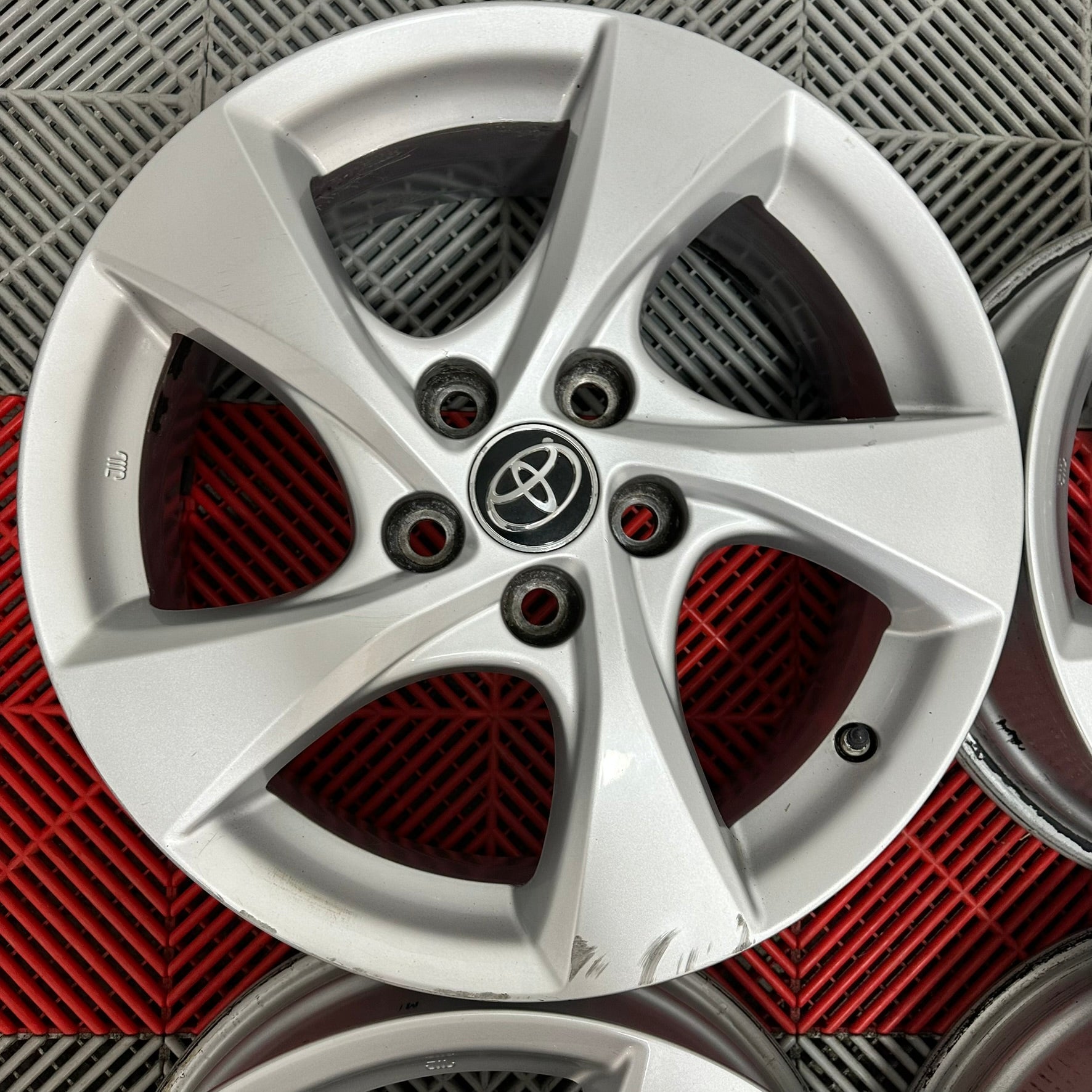Jante Toyota C-HR CHR Yaris Cross R17