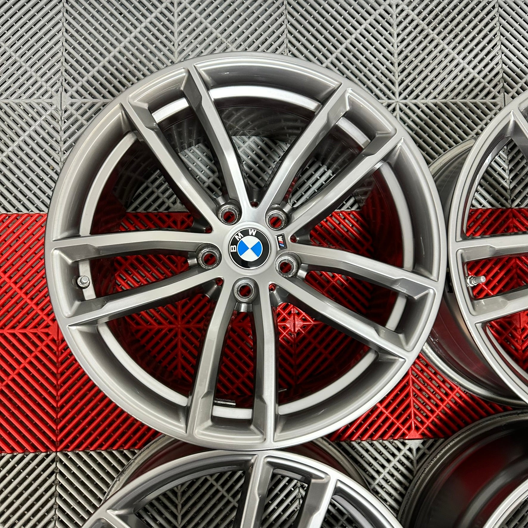 Jante BMW Seria 5 G30 G31 M R18