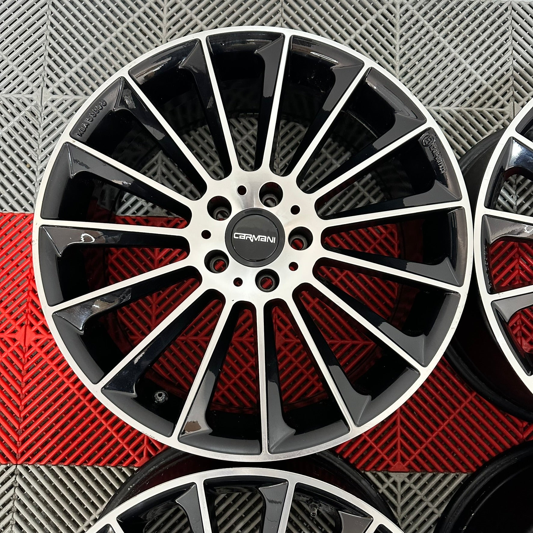Jante Mercedes R19 Carmani